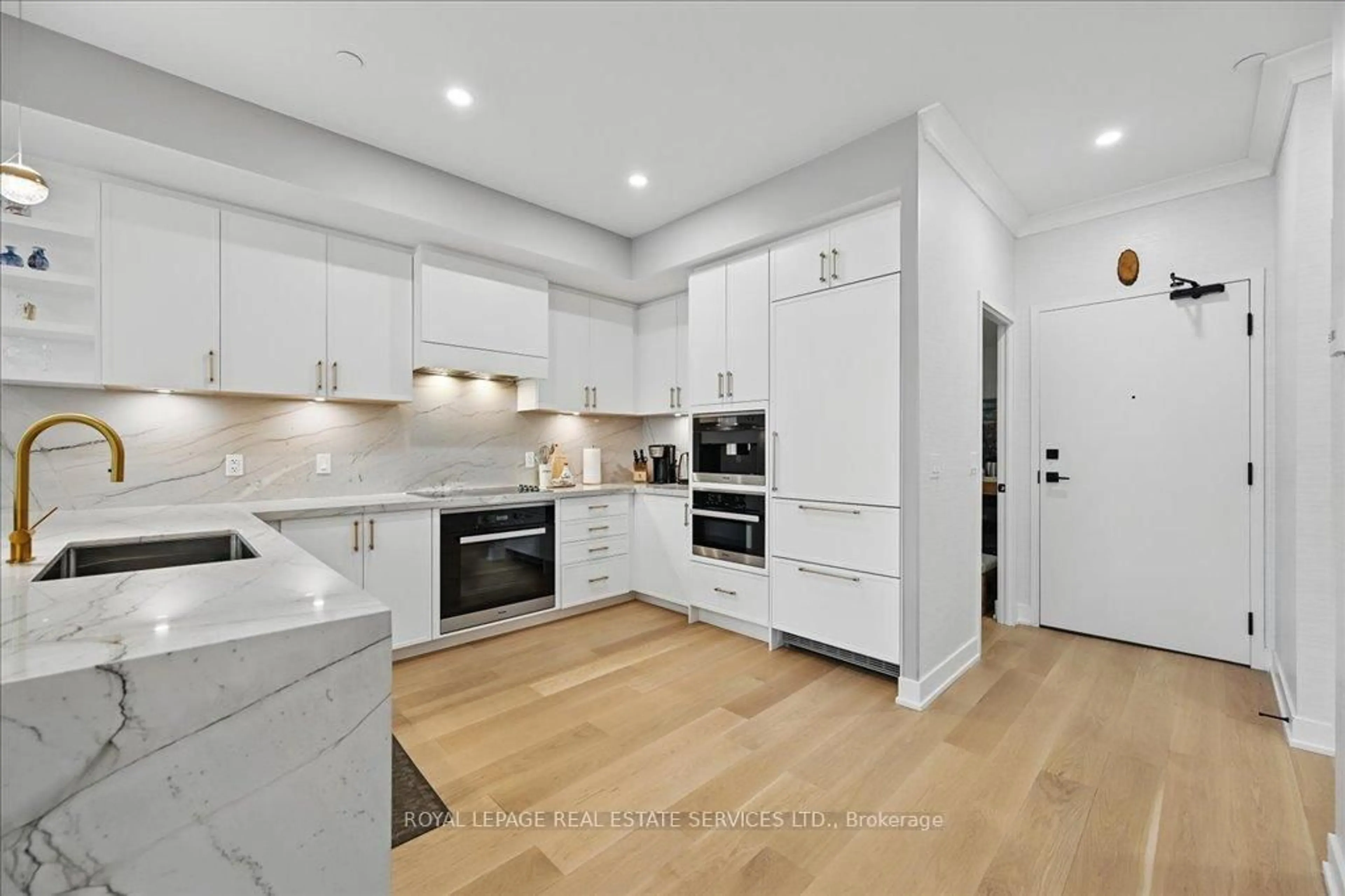 Unknown for 2489 Taunton Rd #108, Oakville Ontario L6H 3R9