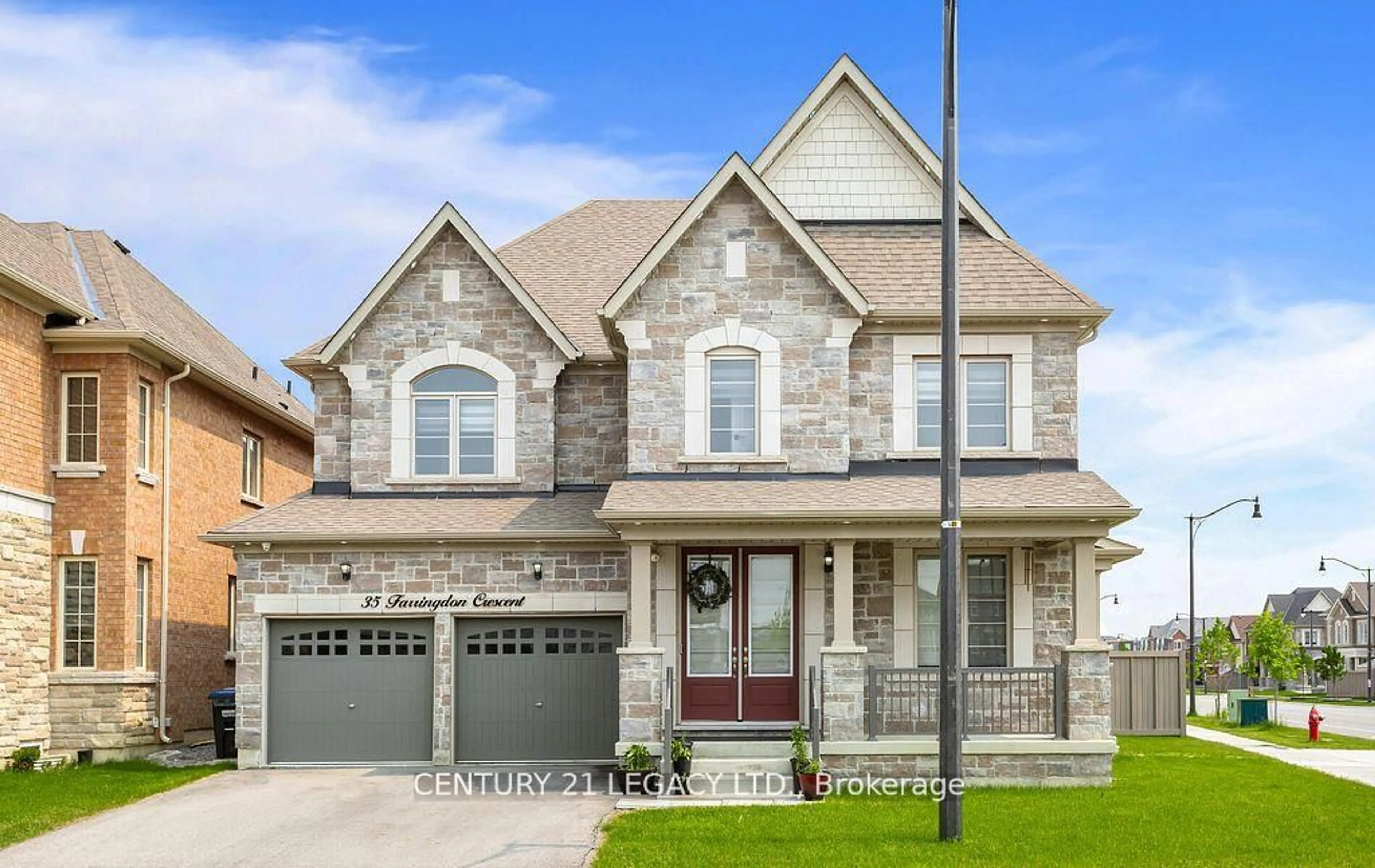 Home with brick exterior material, street for 35 Farringdon Cres, Brampton Ontario L7A 4Z6