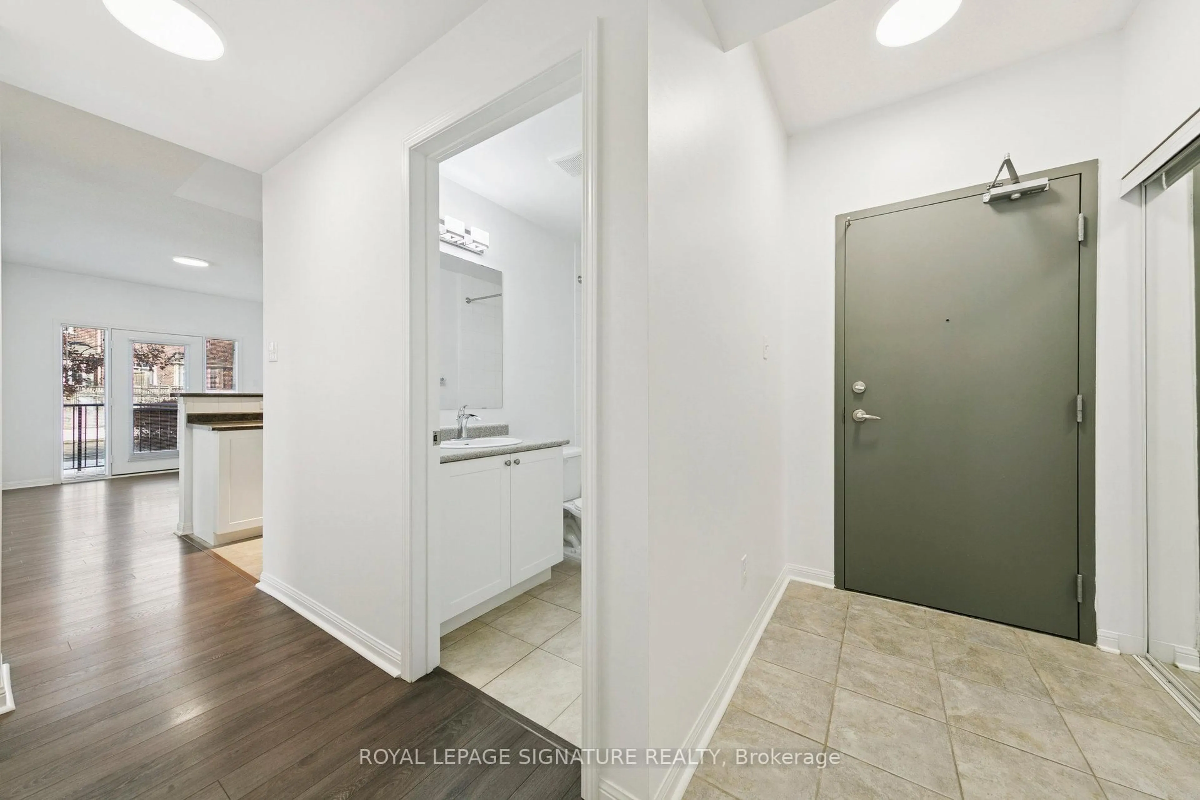 Unknown for 5705 Long Valley Rd #110, Mississauga Ontario L5M 0M3