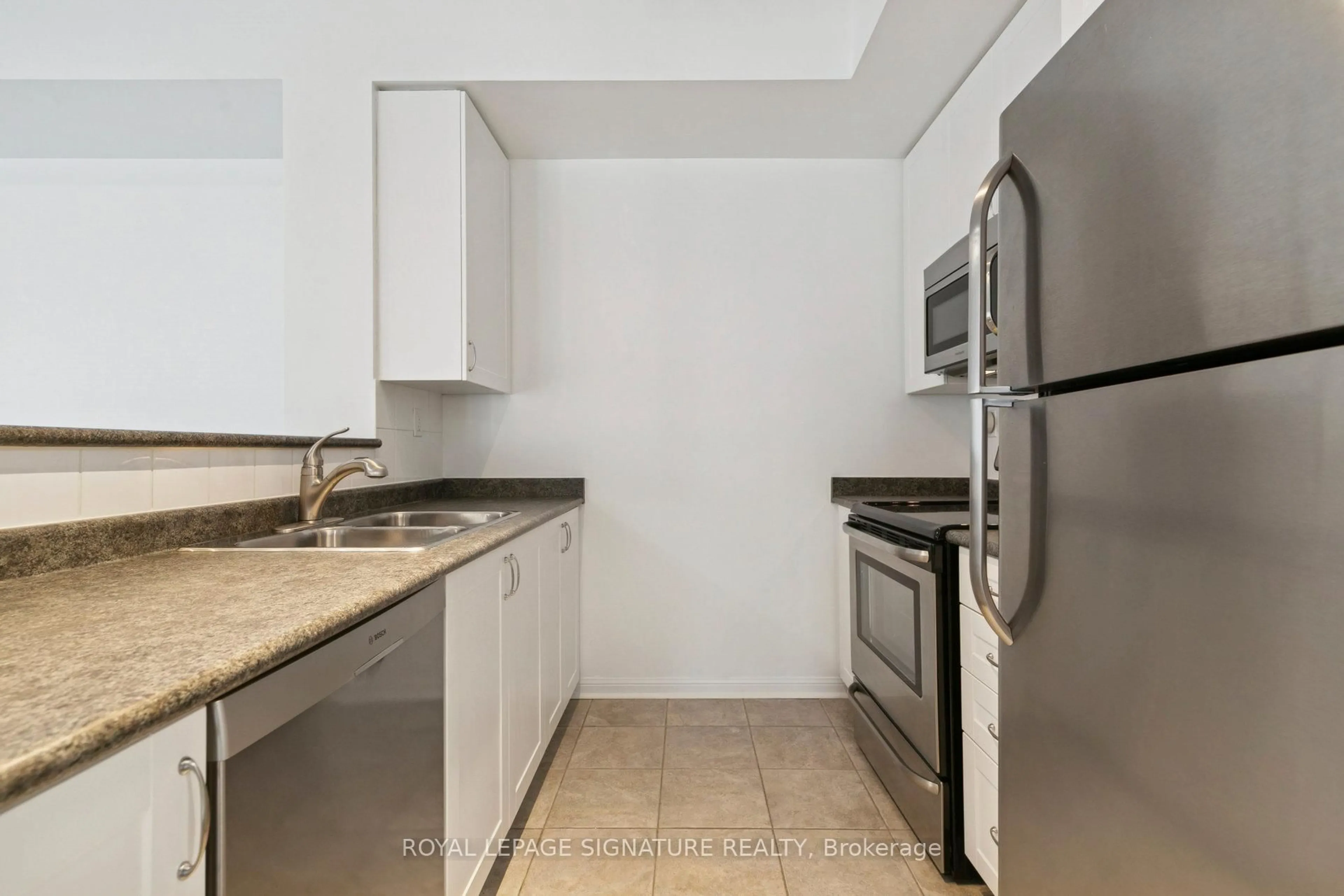 Standard kitchen, unknown for 5705 Long Valley Rd #110, Mississauga Ontario L5M 0M3