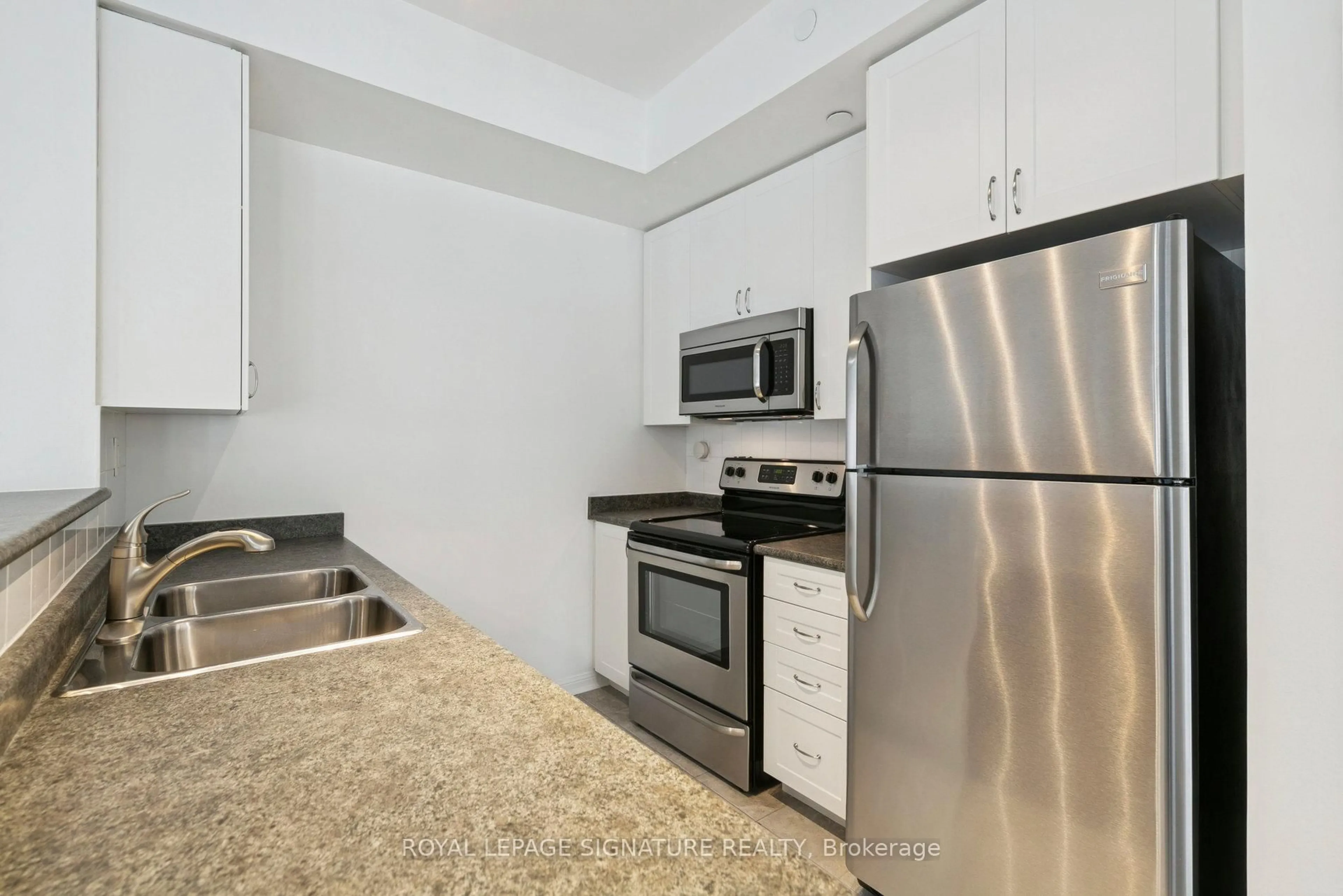 Standard kitchen, unknown for 5705 Long Valley Rd #110, Mississauga Ontario L5M 0M3