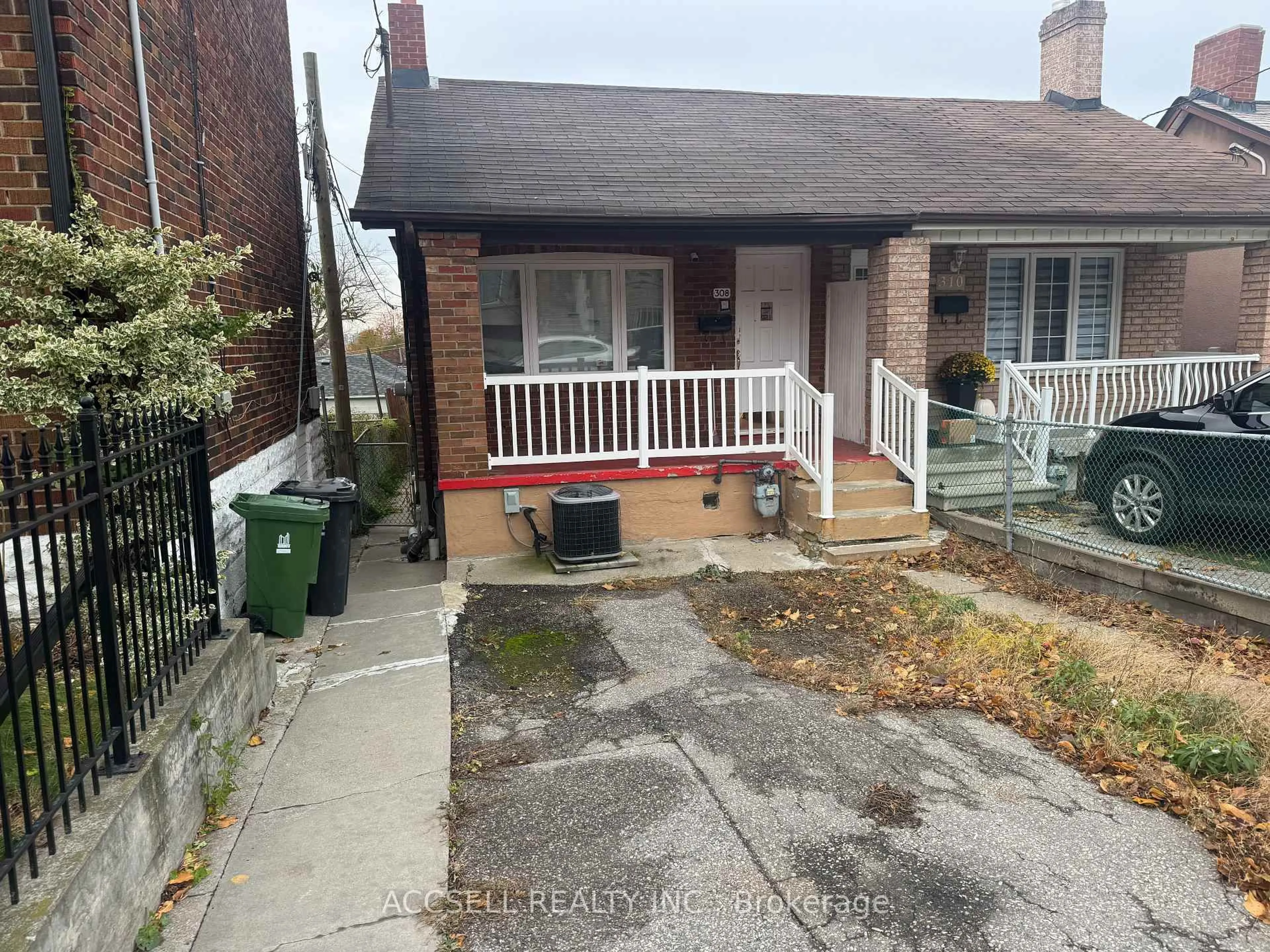 A pic from outside/outdoor area/front of a property/back of a property/a pic from drone, street for 308 Blackthorn Ave, Toronto Ontario M6N 3J3