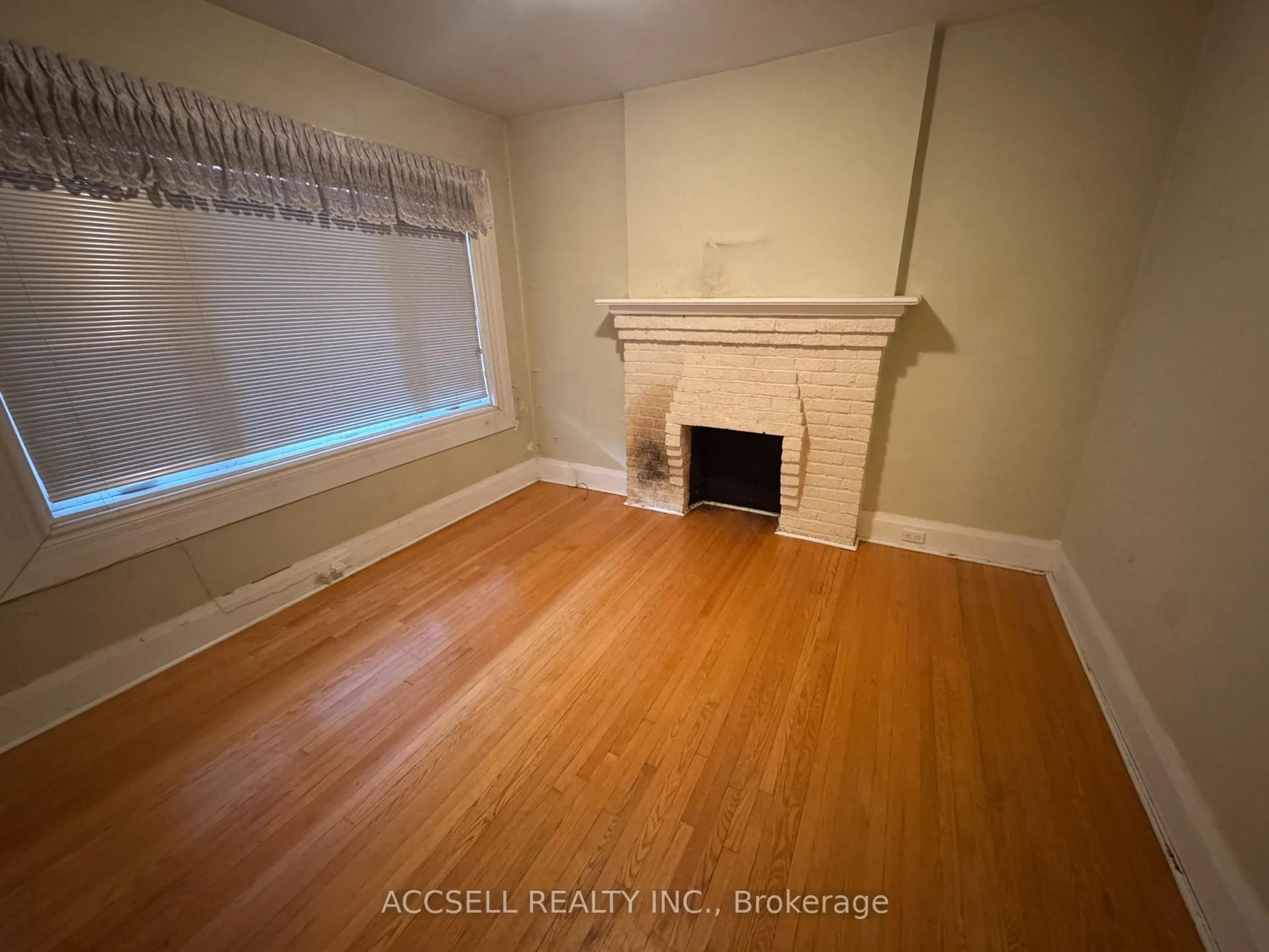 A pic of a room for 308 Blackthorn Ave, Toronto Ontario M6N 3J3