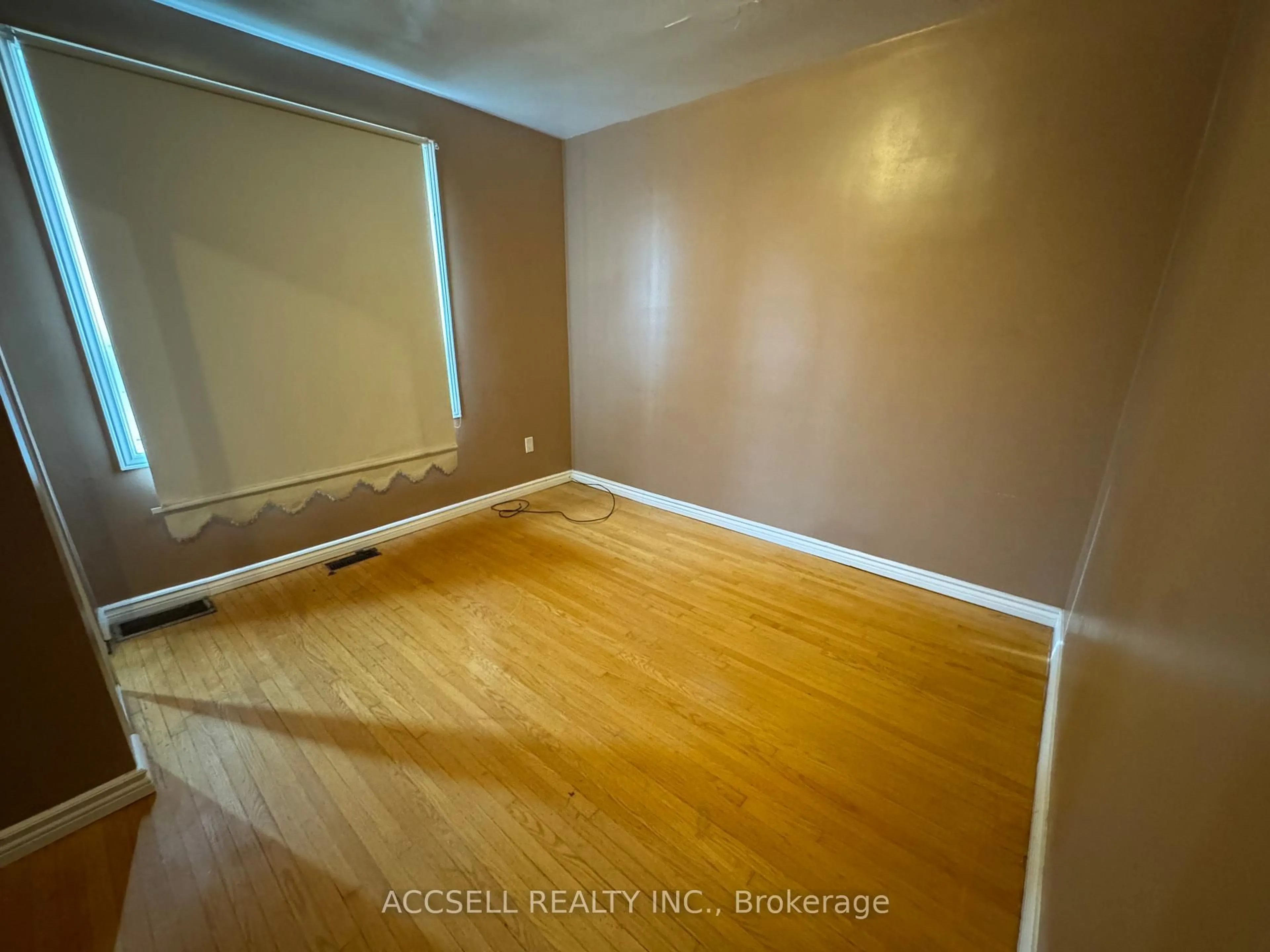 A pic of a room for 308 Blackthorn Ave, Toronto Ontario M6N 3J3