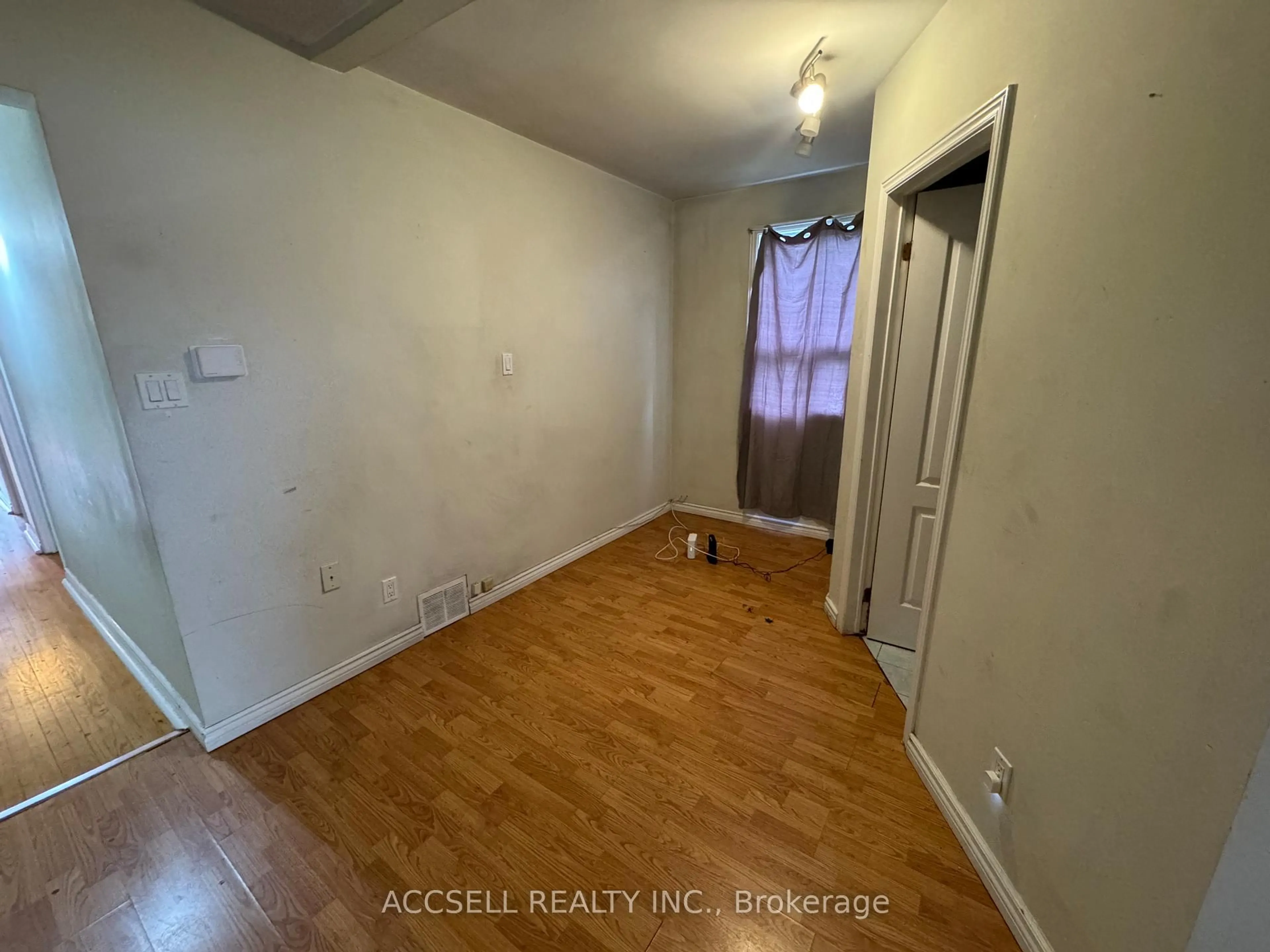 A pic of a room for 308 Blackthorn Ave, Toronto Ontario M6N 3J3