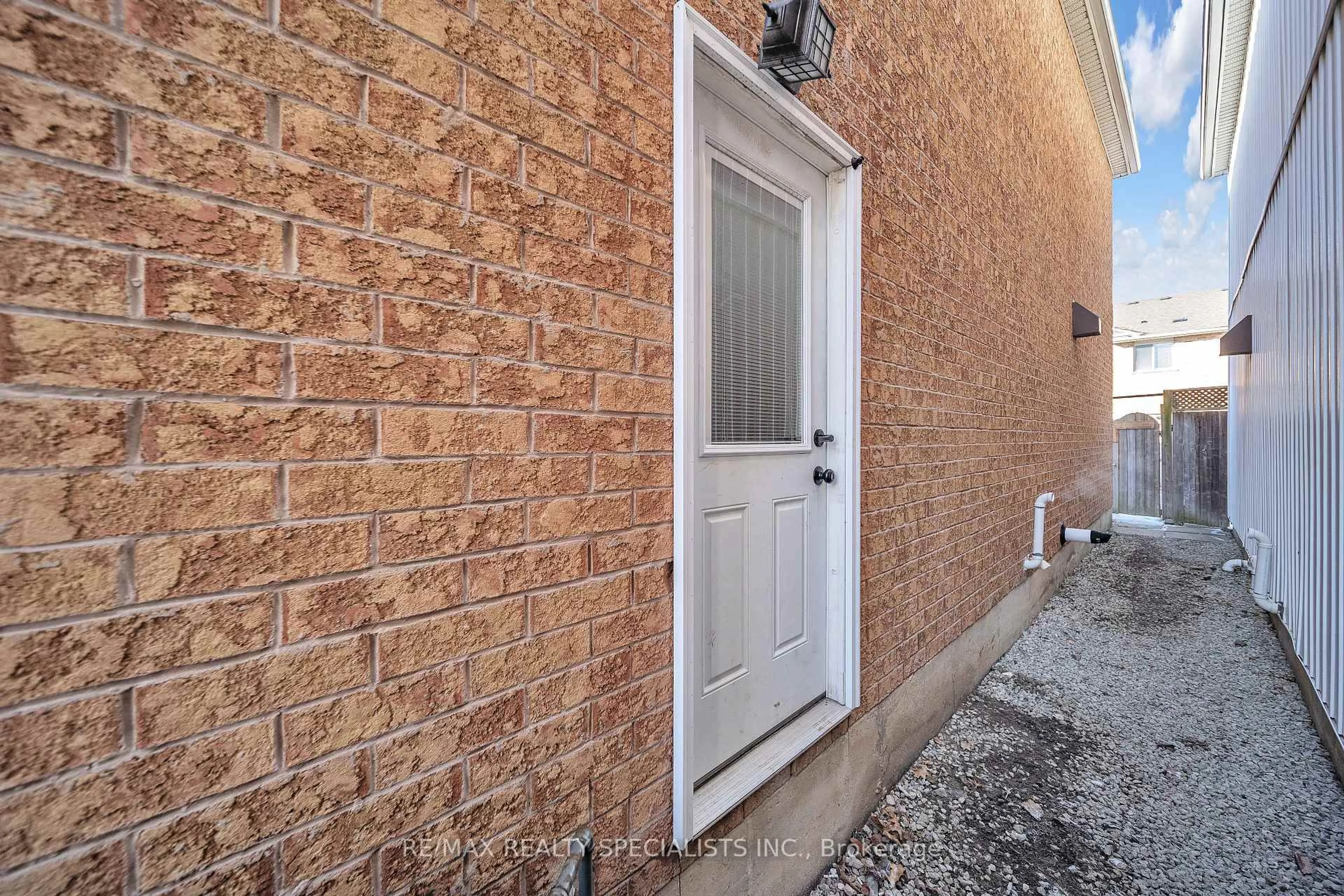 Unknown for 593 Rossellini Dr, Mississauga Ontario L5W 1M5