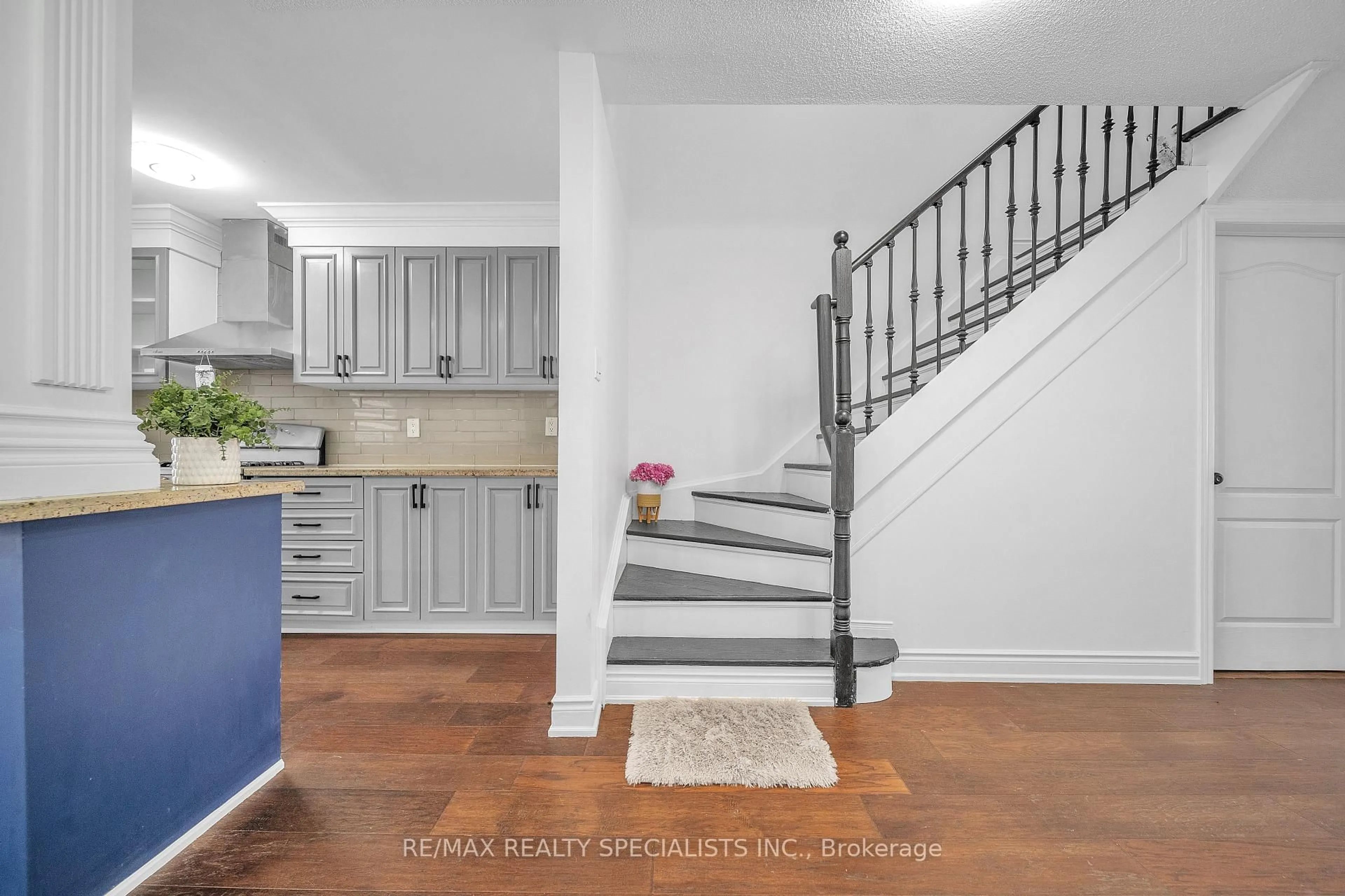 Unknown for 593 Rossellini Dr, Mississauga Ontario L5W 1M5