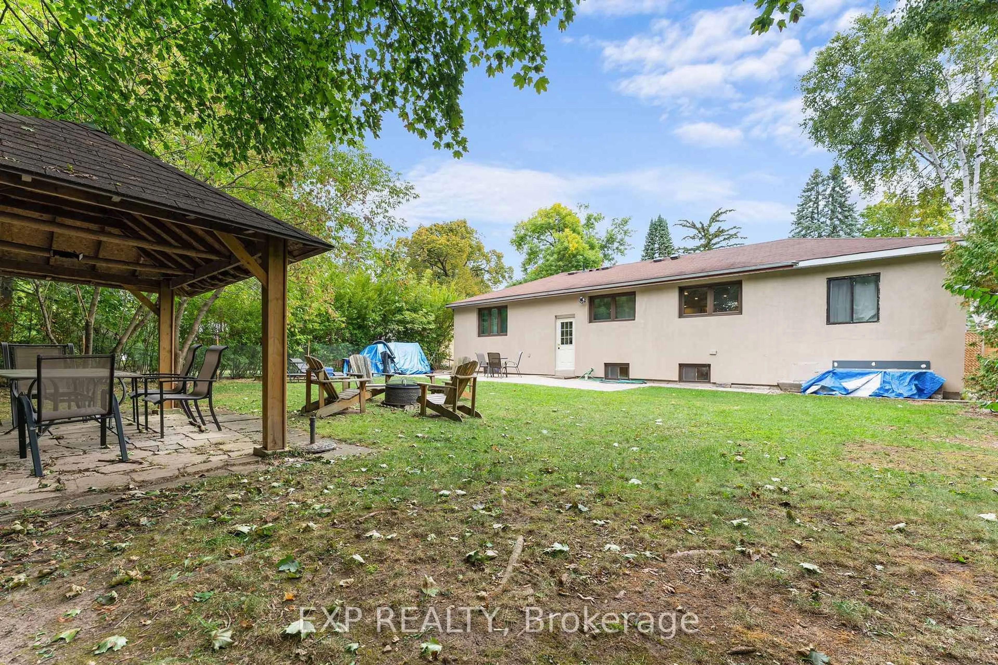 Patio, water/lake/river/ocean view for 208 Glen Oak Dr, Oakville Ontario L6K 2J2