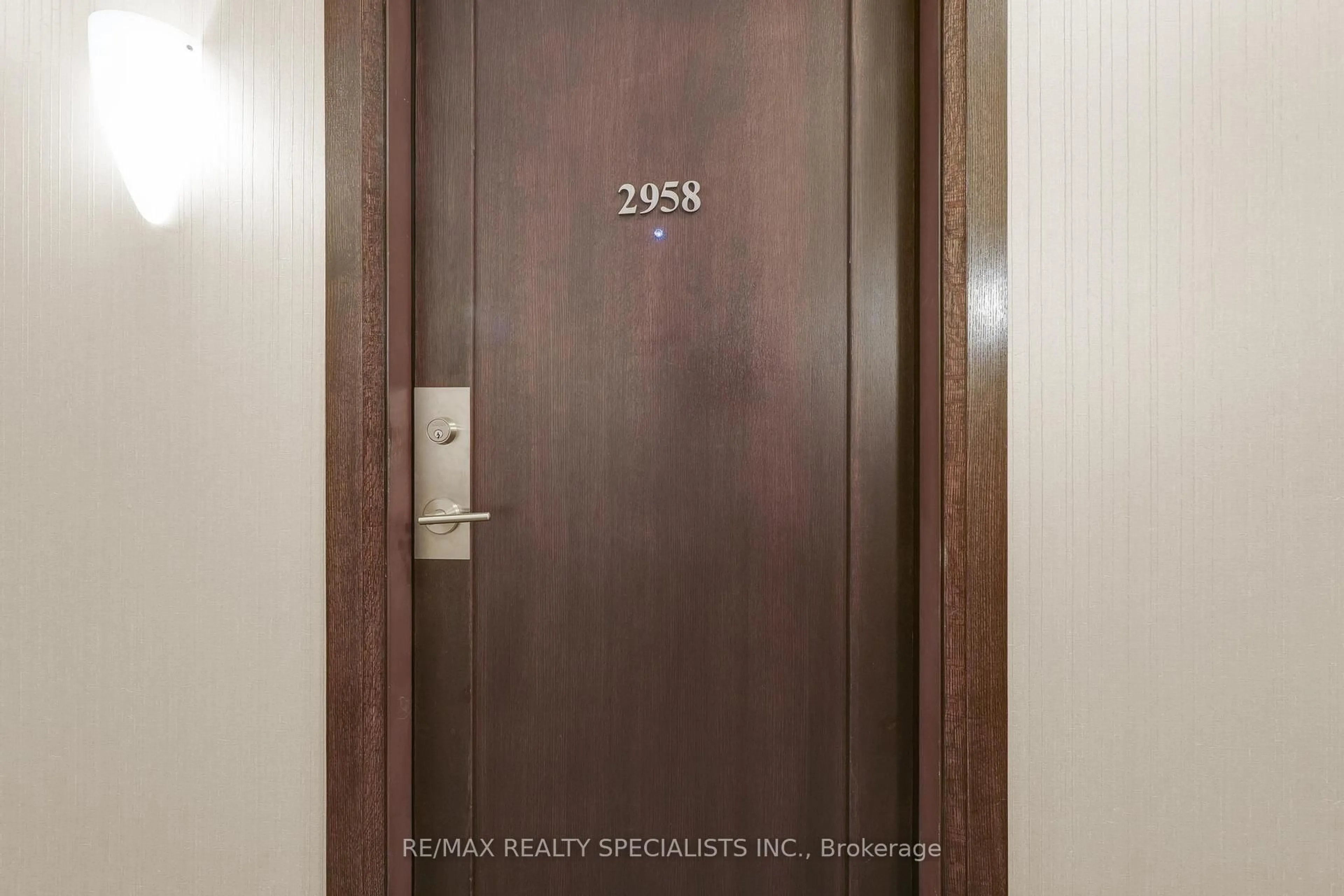 Indoor entryway for 25 VIKING Lane #2958, Toronto Ontario M9B 0A1