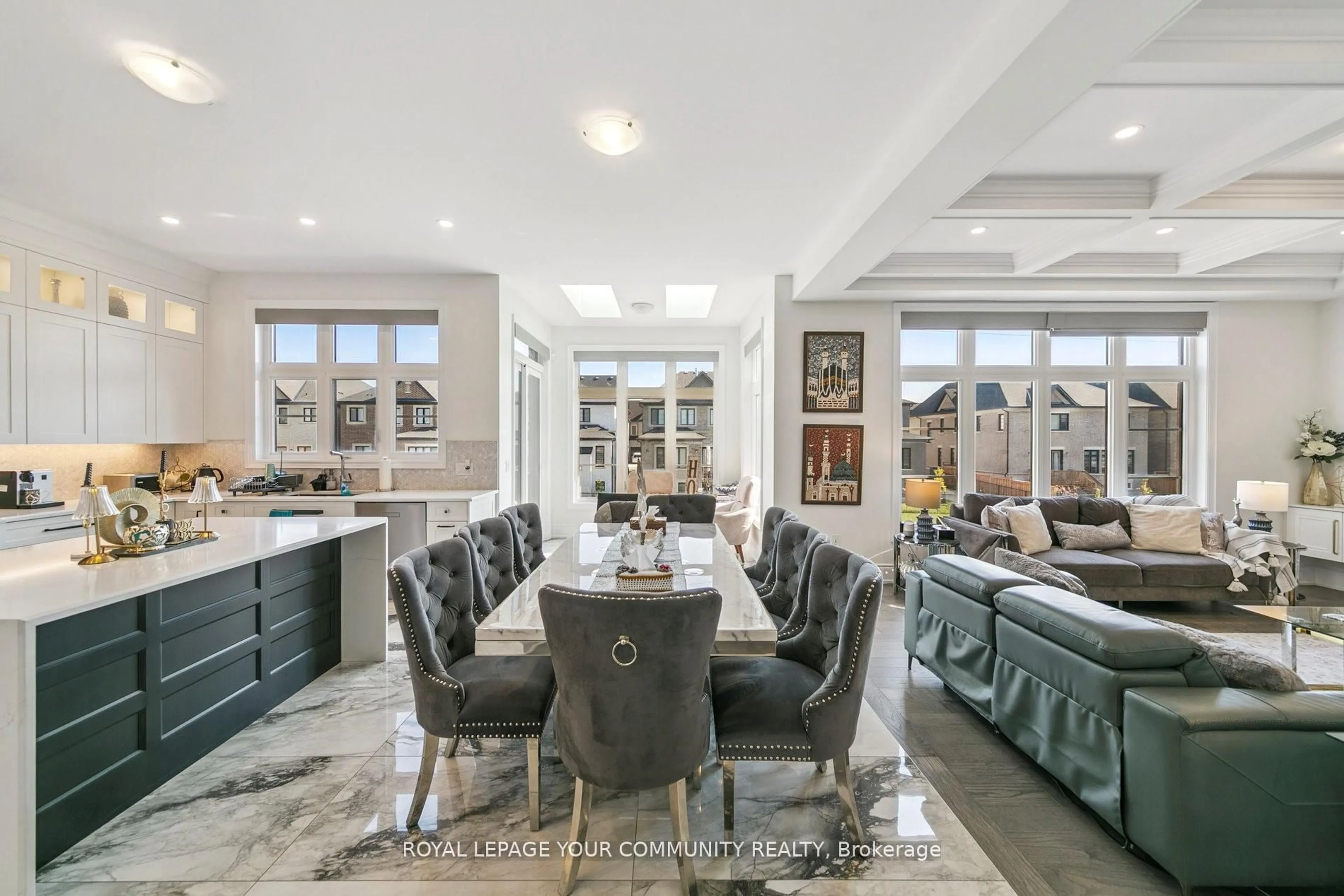 Open concept kitchen, ceramic/tile floor for 2401 Irene Cres, Oakville Ontario L6M 5M5