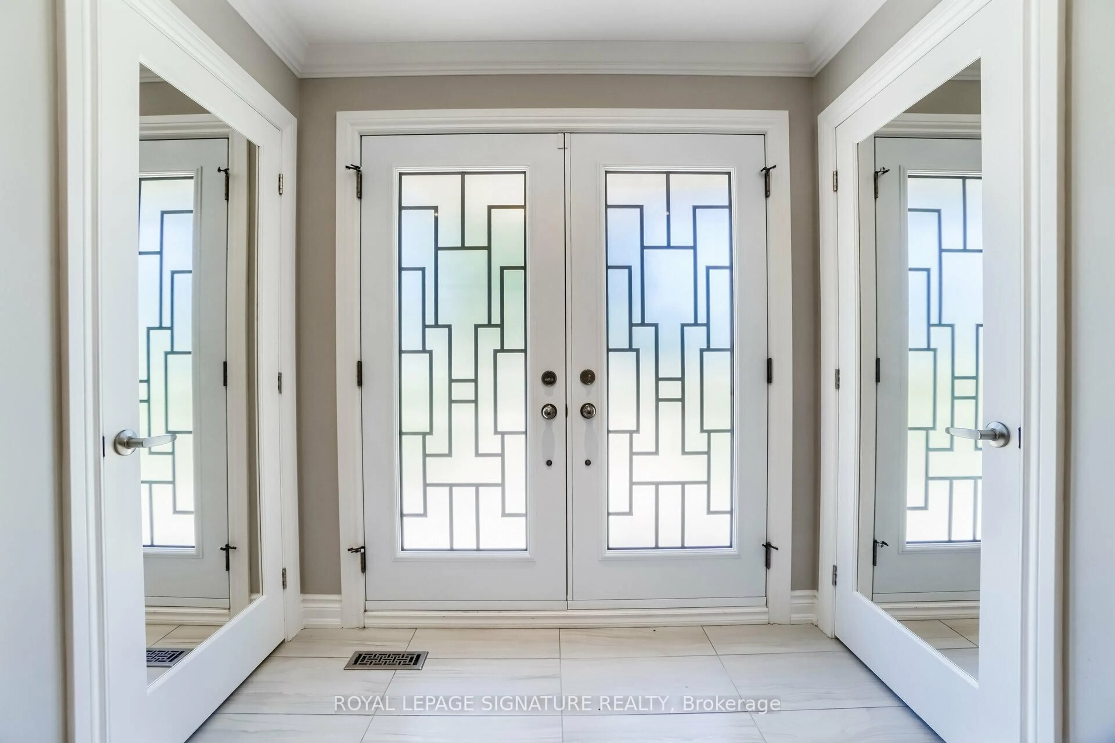 Indoor entryway for 9 Elite Rd, Caledon Ontario L7K 0L2