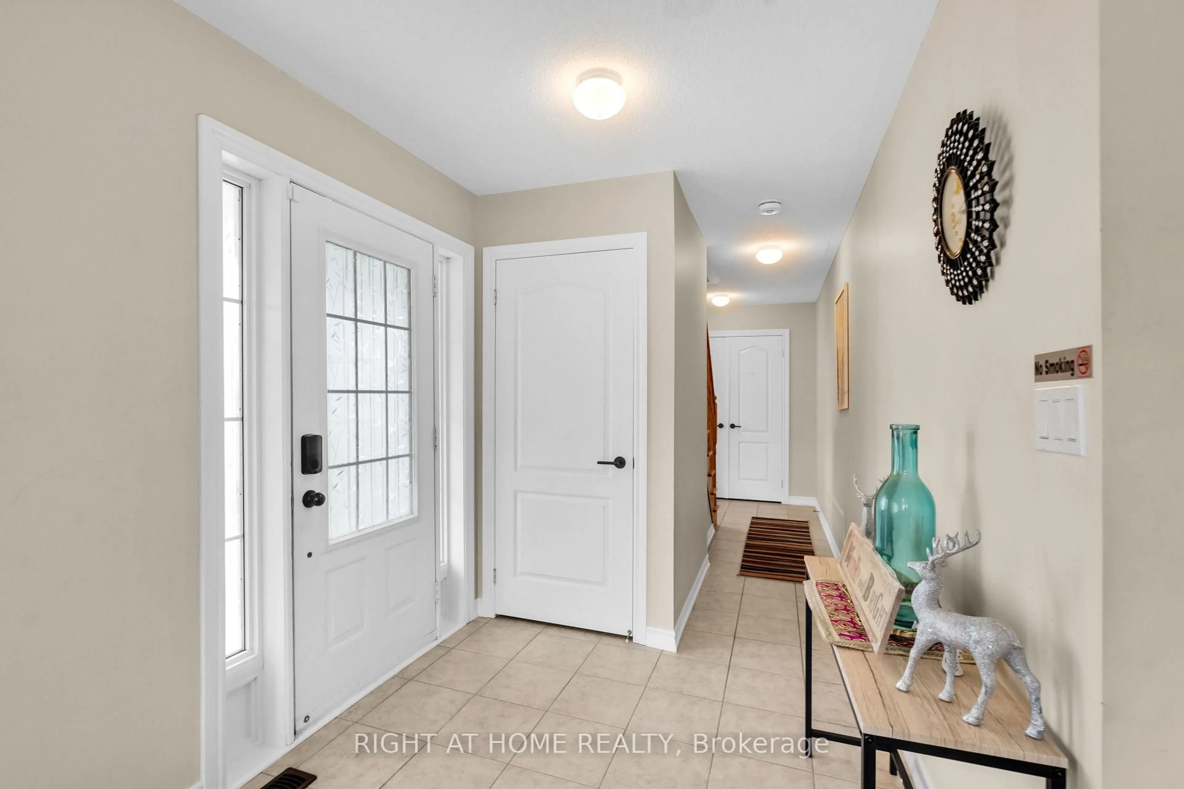 Indoor entryway for 2 Shiff Cres, Brampton Ontario L6Z 0B4