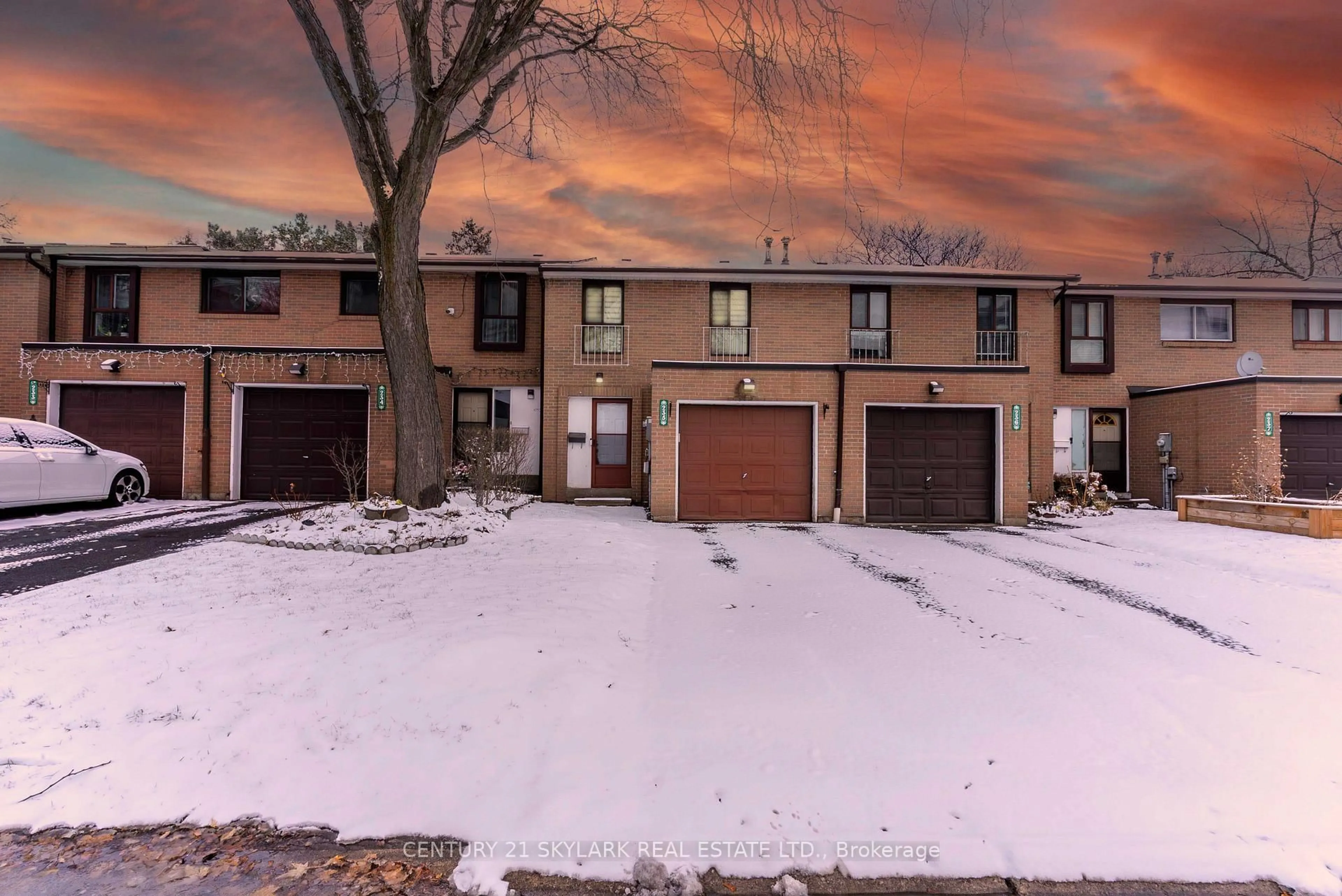 A pic from outside/outdoor area/front of a property/back of a property/a pic from drone, street for 235 Fleetwood Cres, Brampton Ontario L6T 2E7