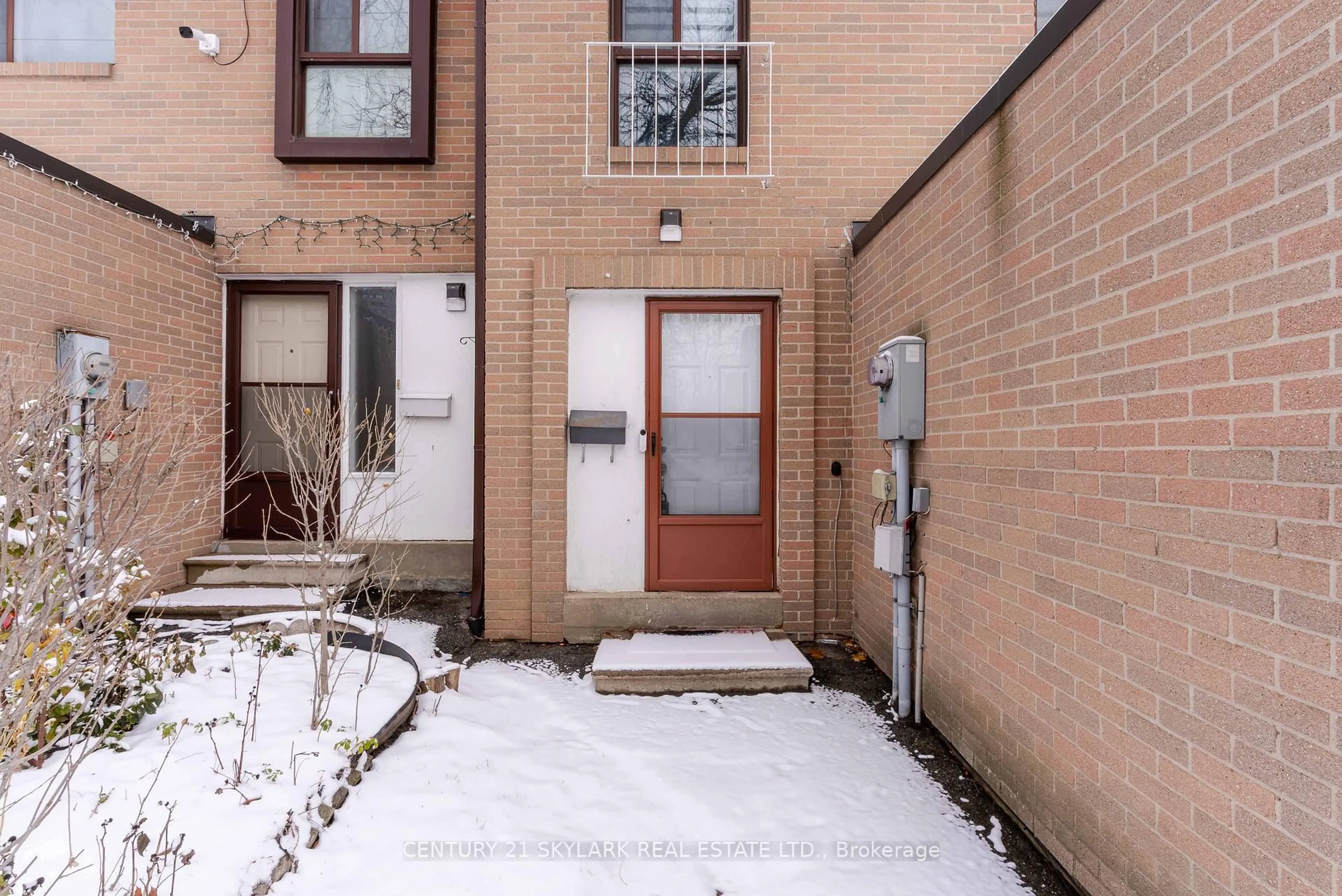 Unknown for 235 Fleetwood Cres, Brampton Ontario L6T 2E7