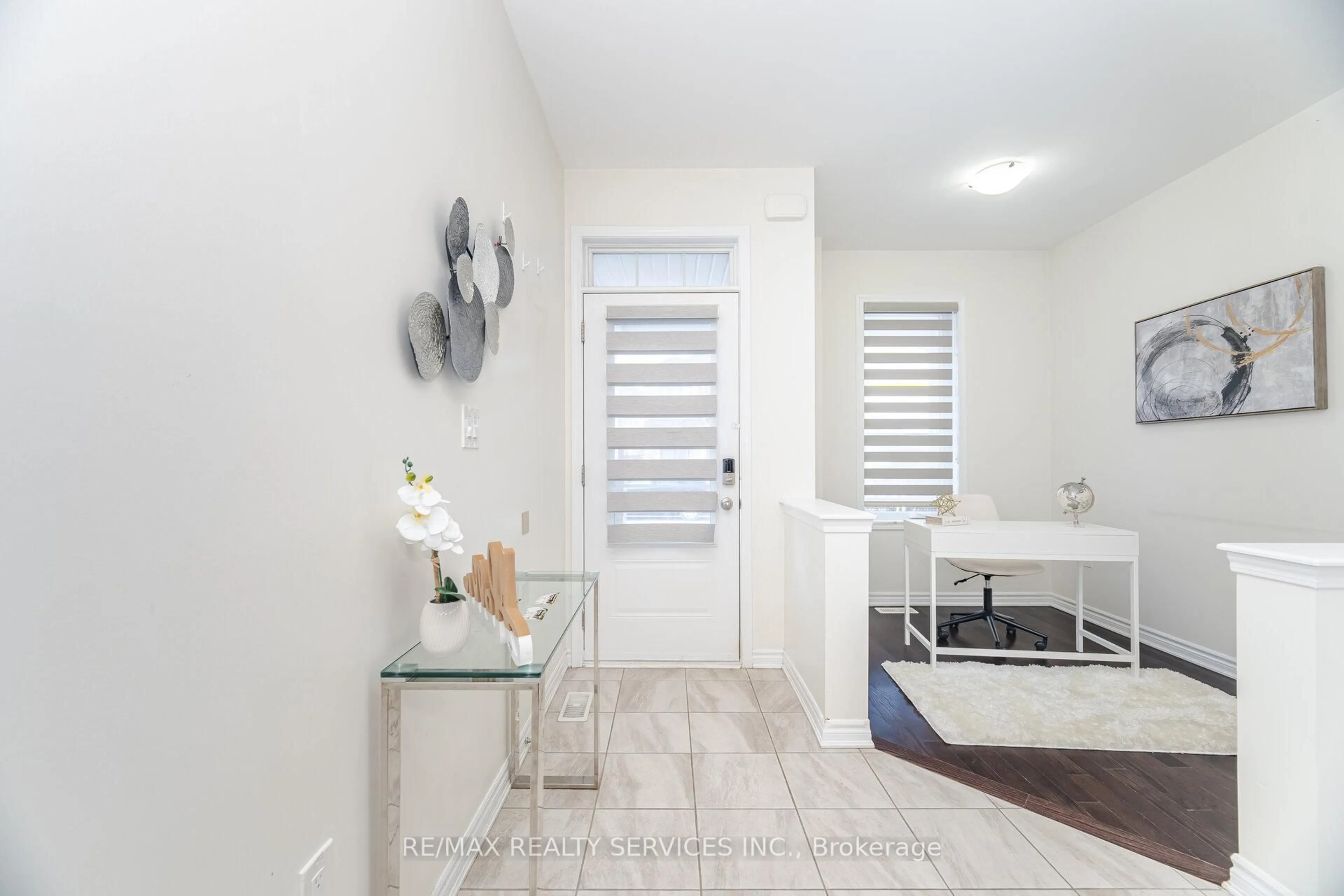 Contemporary bathroom, ceramic/tile floor for 17 Averill Rd, Brampton Ontario L7A 5A7