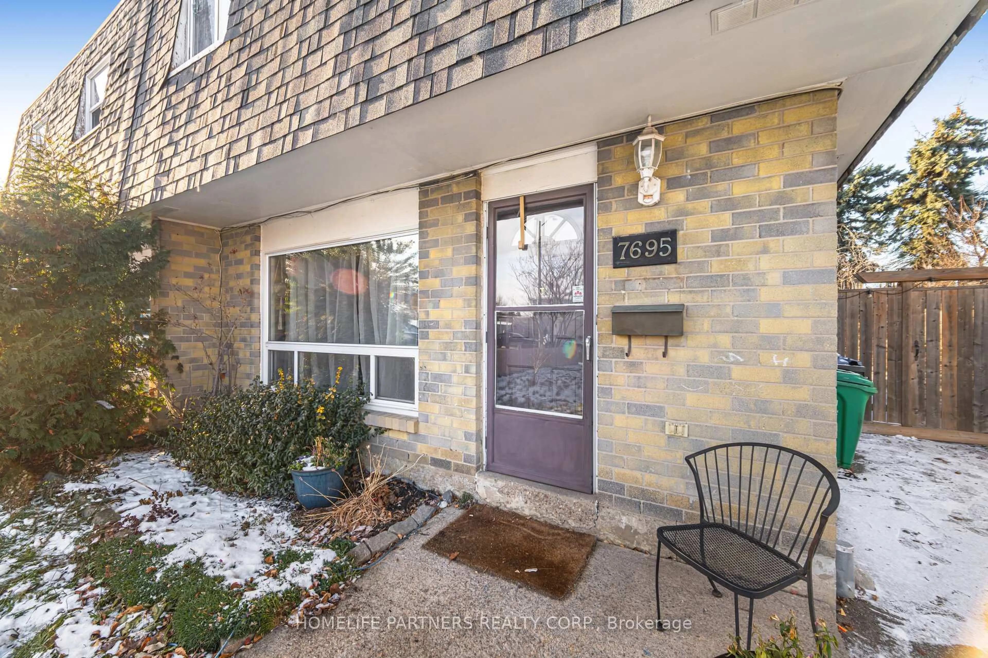 Indoor entryway for 7695 Priory Cres, Mississauga Ontario L4T 3H6