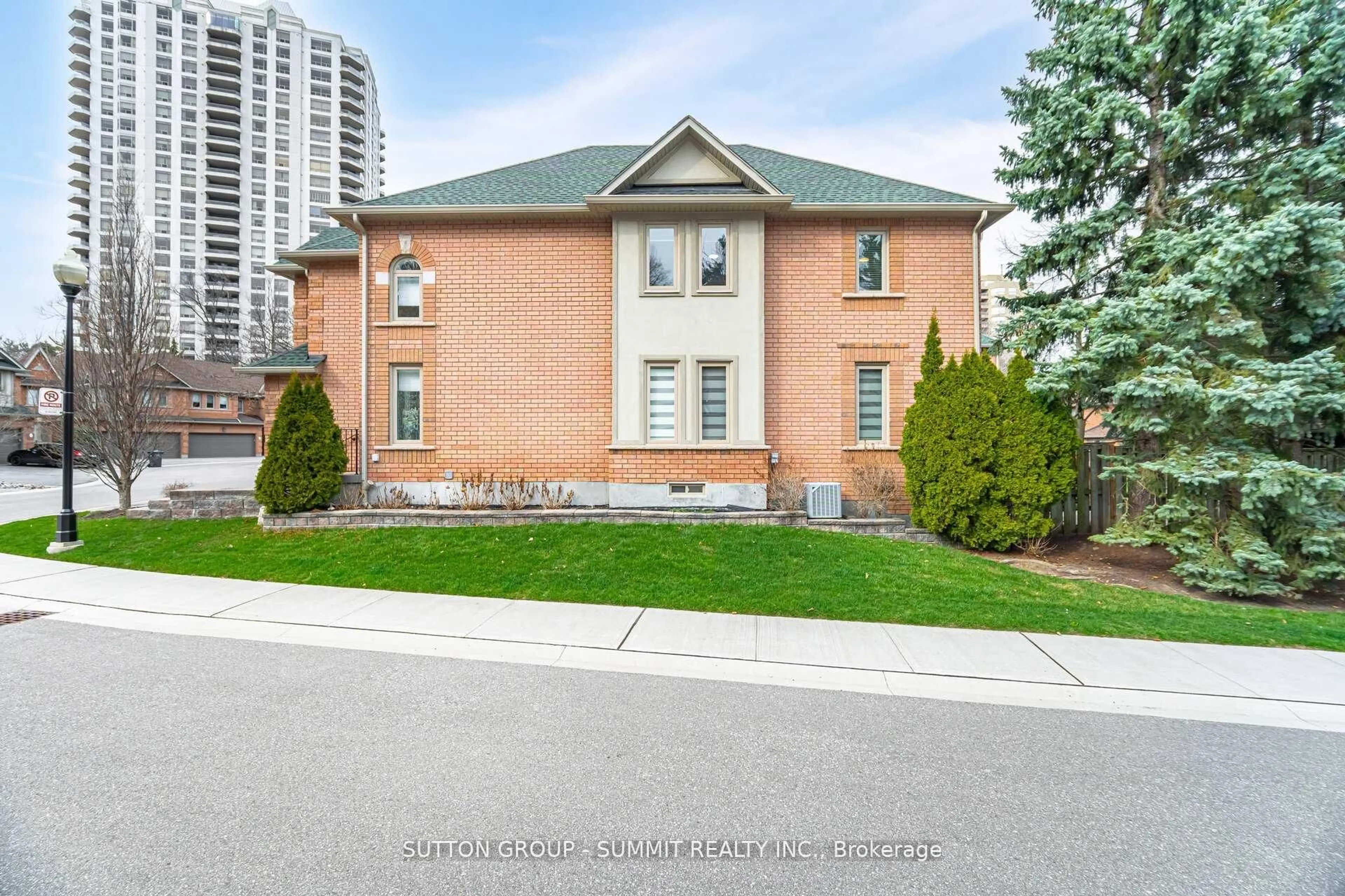 Home with brick exterior material, street for 1905 Broad Hollow Gate #14, Mississauga Ontario L5L 5X2