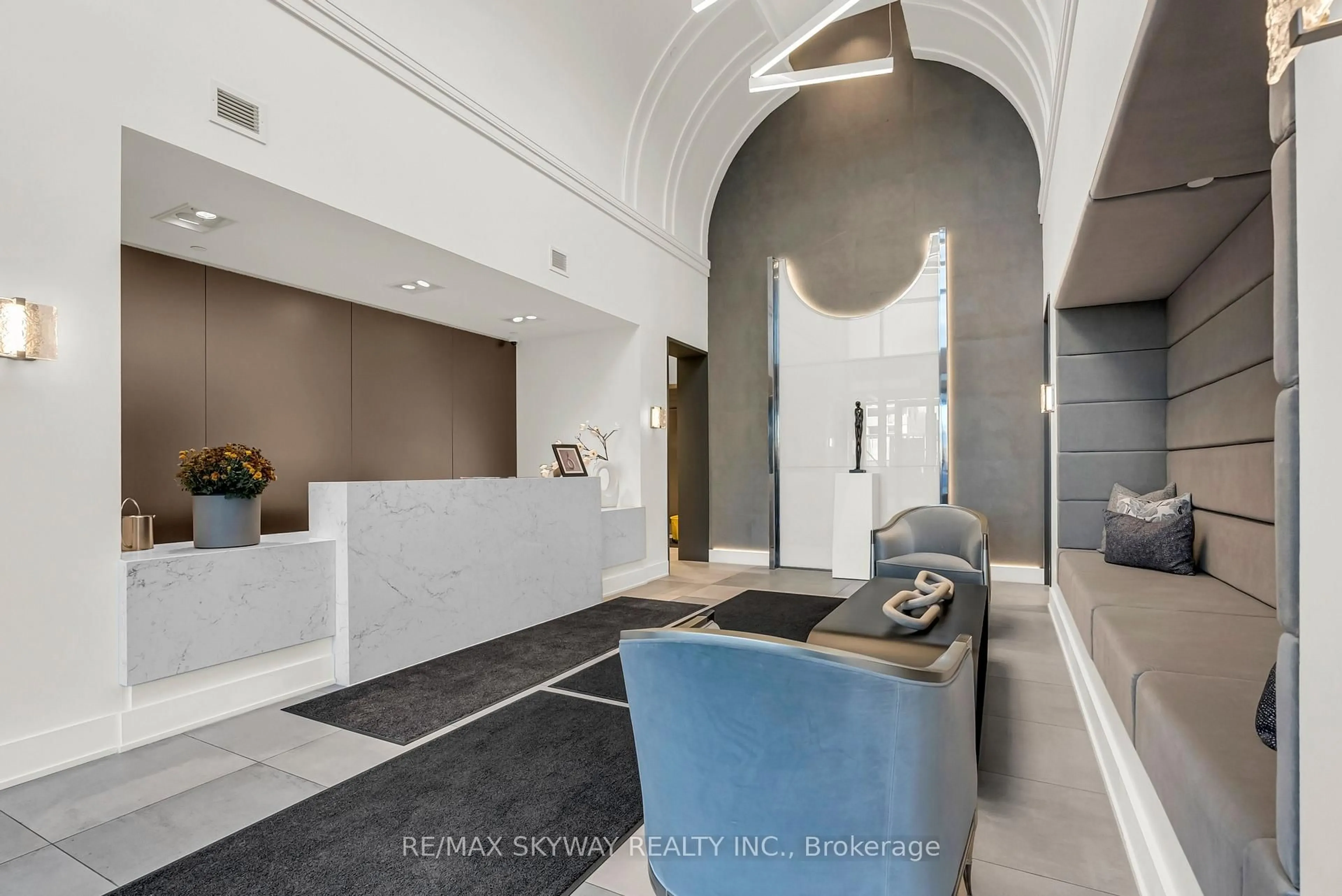 Indoor foyer for 42 Mill St #105, Halton Hills Ontario L7G 0P9