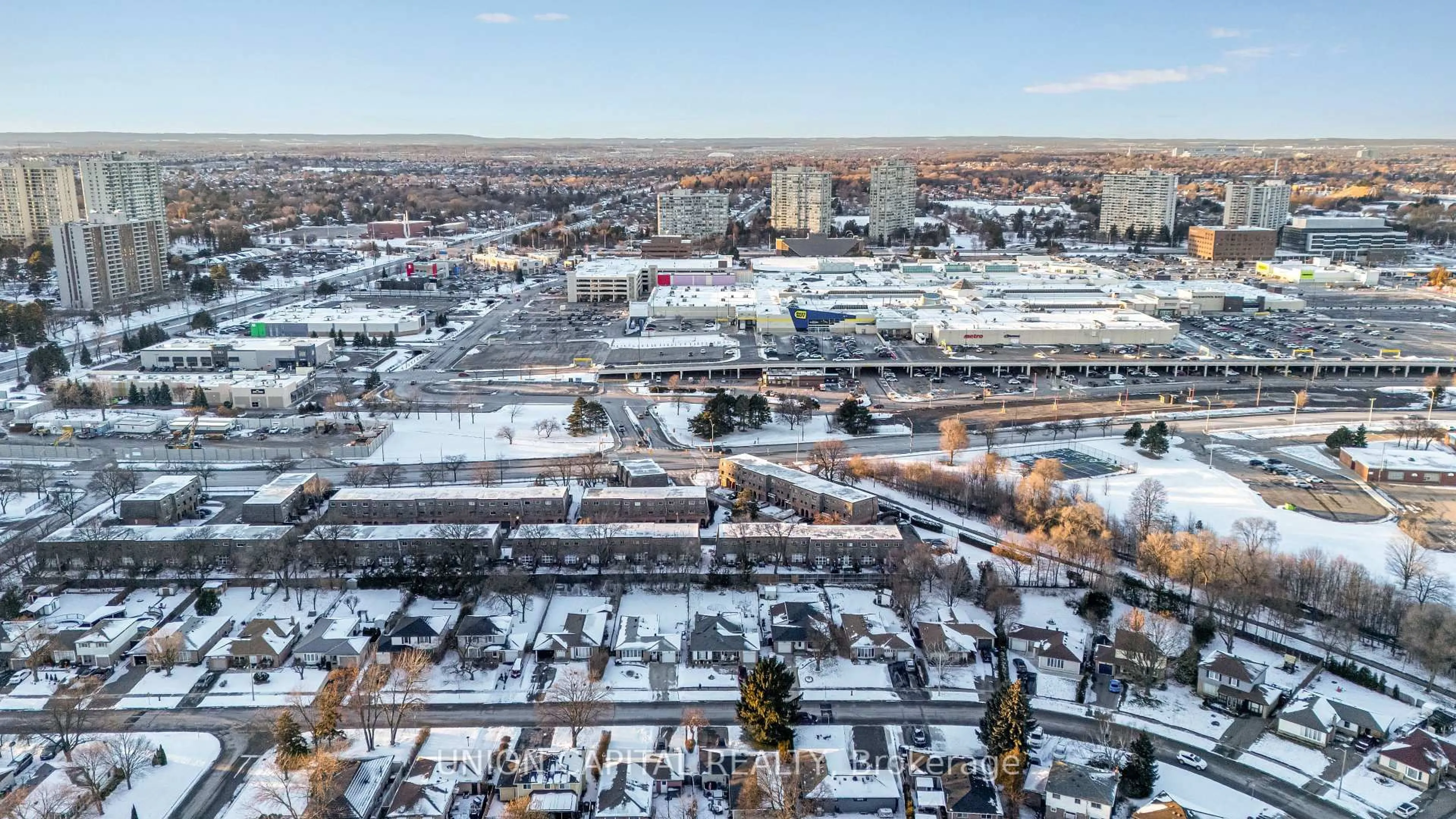 A pic from outside/outdoor area/front of a property/back of a property/a pic from drone, city buildings view from balcony for 9 Briar Path, Brampton Ontario L6T 2A2