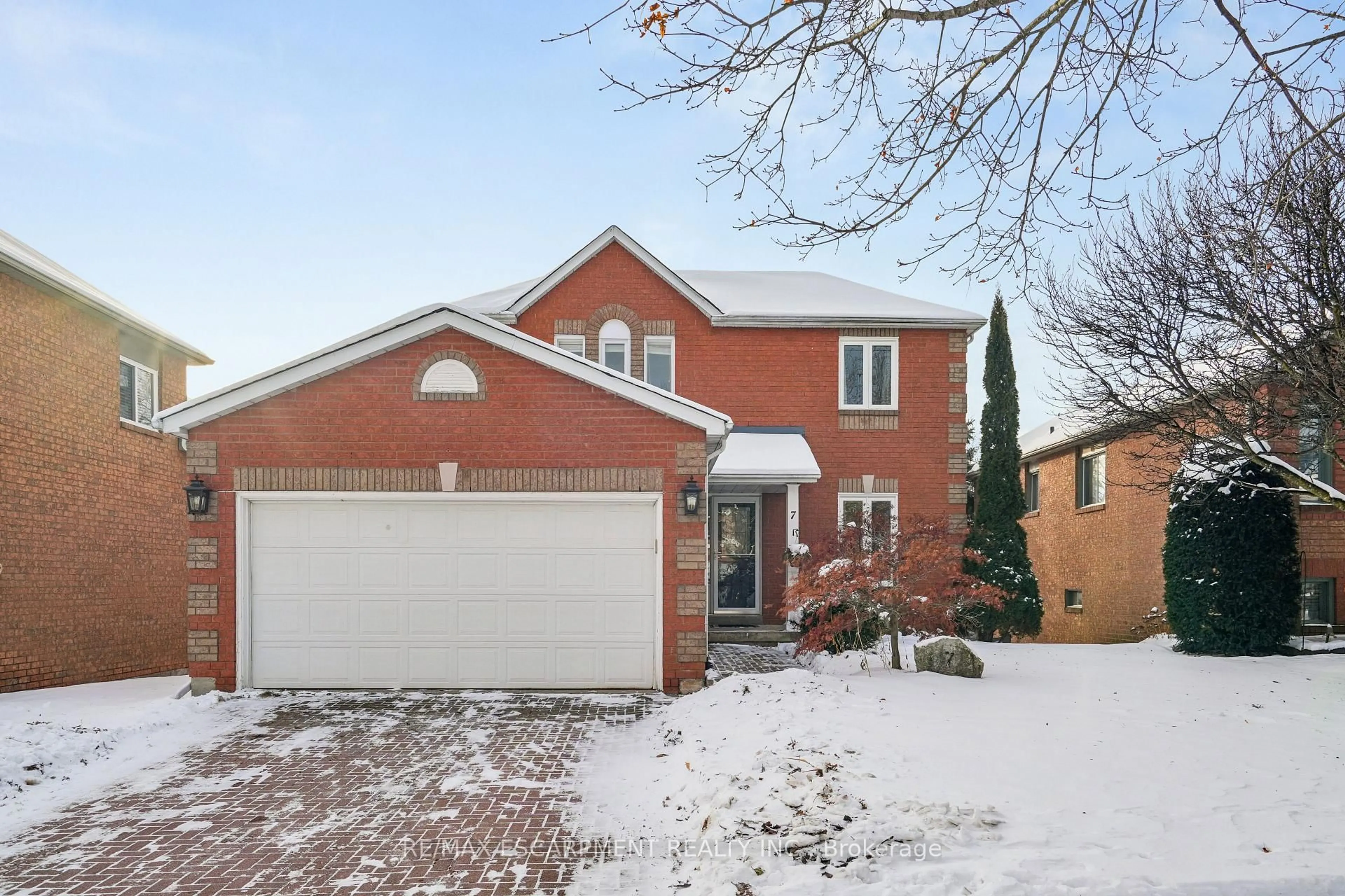 Home with brick exterior material, street for 7 Birchway Pl, Halton Hills Ontario L7J 2X4