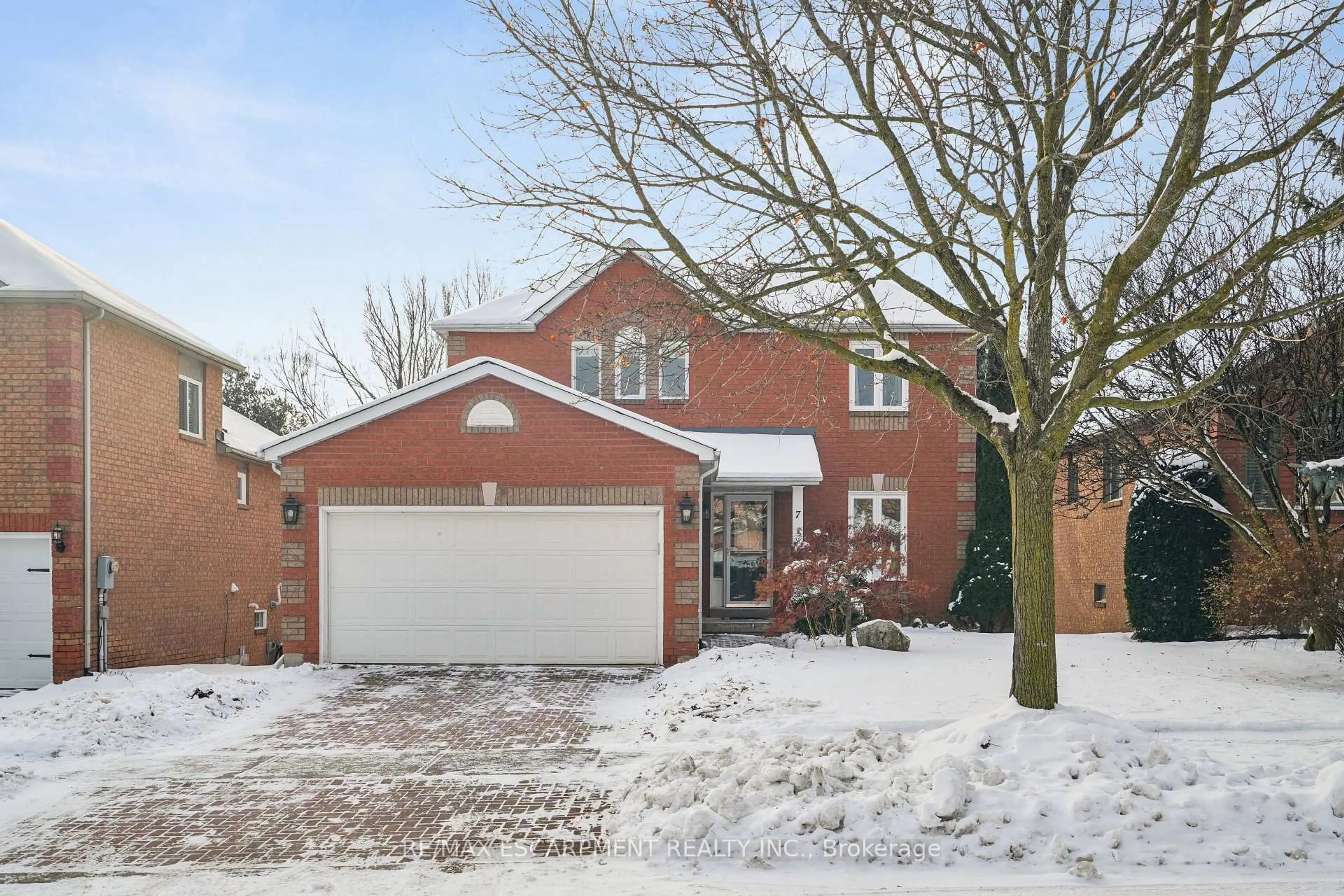 Home with brick exterior material, street for 7 Birchway Pl, Halton Hills Ontario L7J 2X4