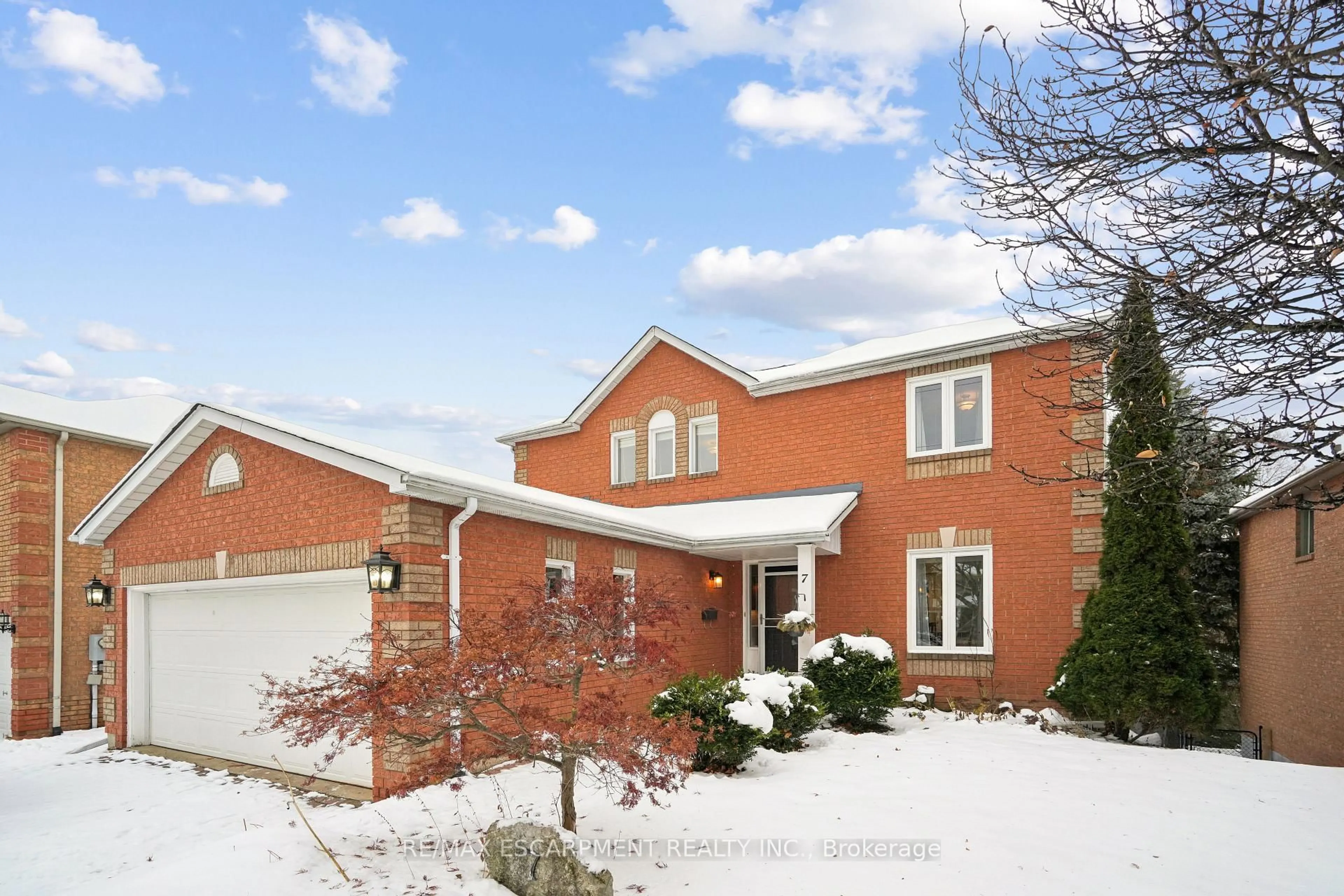 Home with brick exterior material, street for 7 Birchway Pl, Halton Hills Ontario L7J 2X4