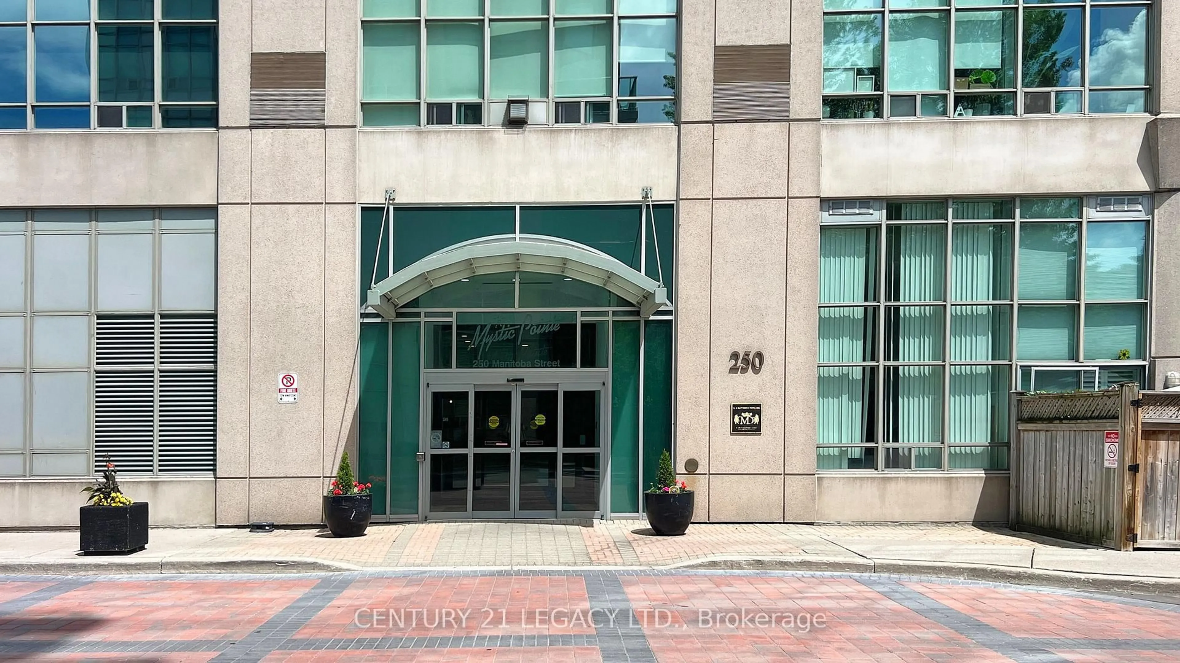 Indoor foyer for 200 Manitoba St #433, Toronto Ontario M8Y 3Y9