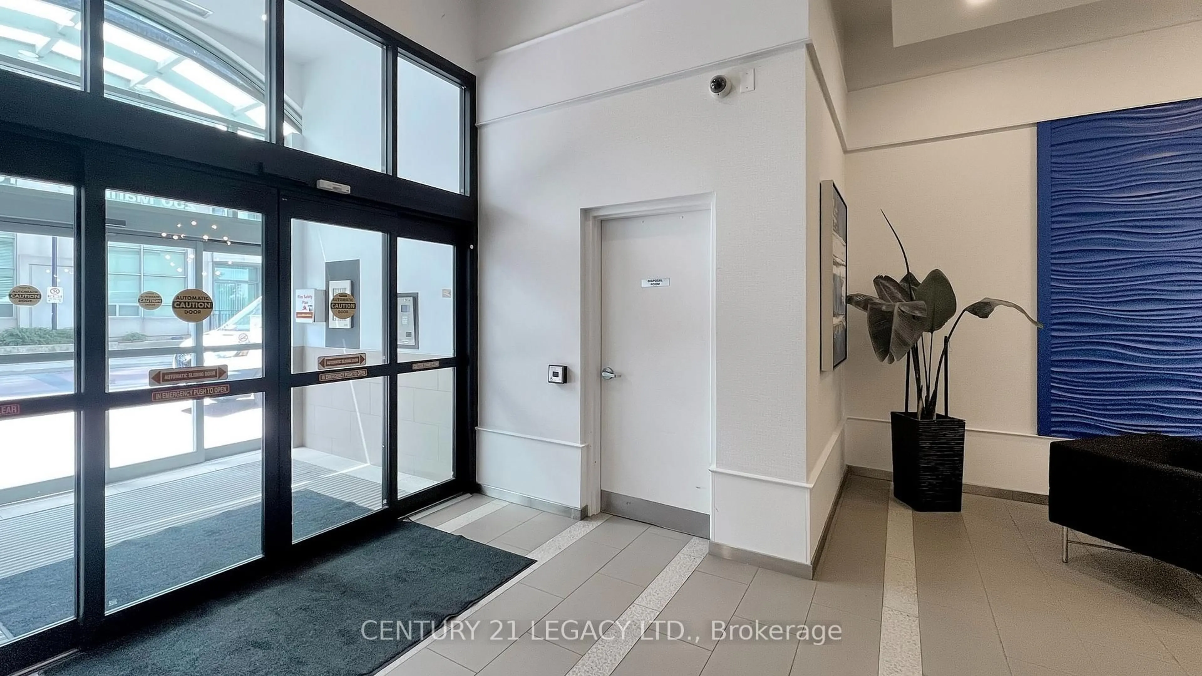 Indoor foyer for 200 Manitoba St #433, Toronto Ontario M8Y 3Y9