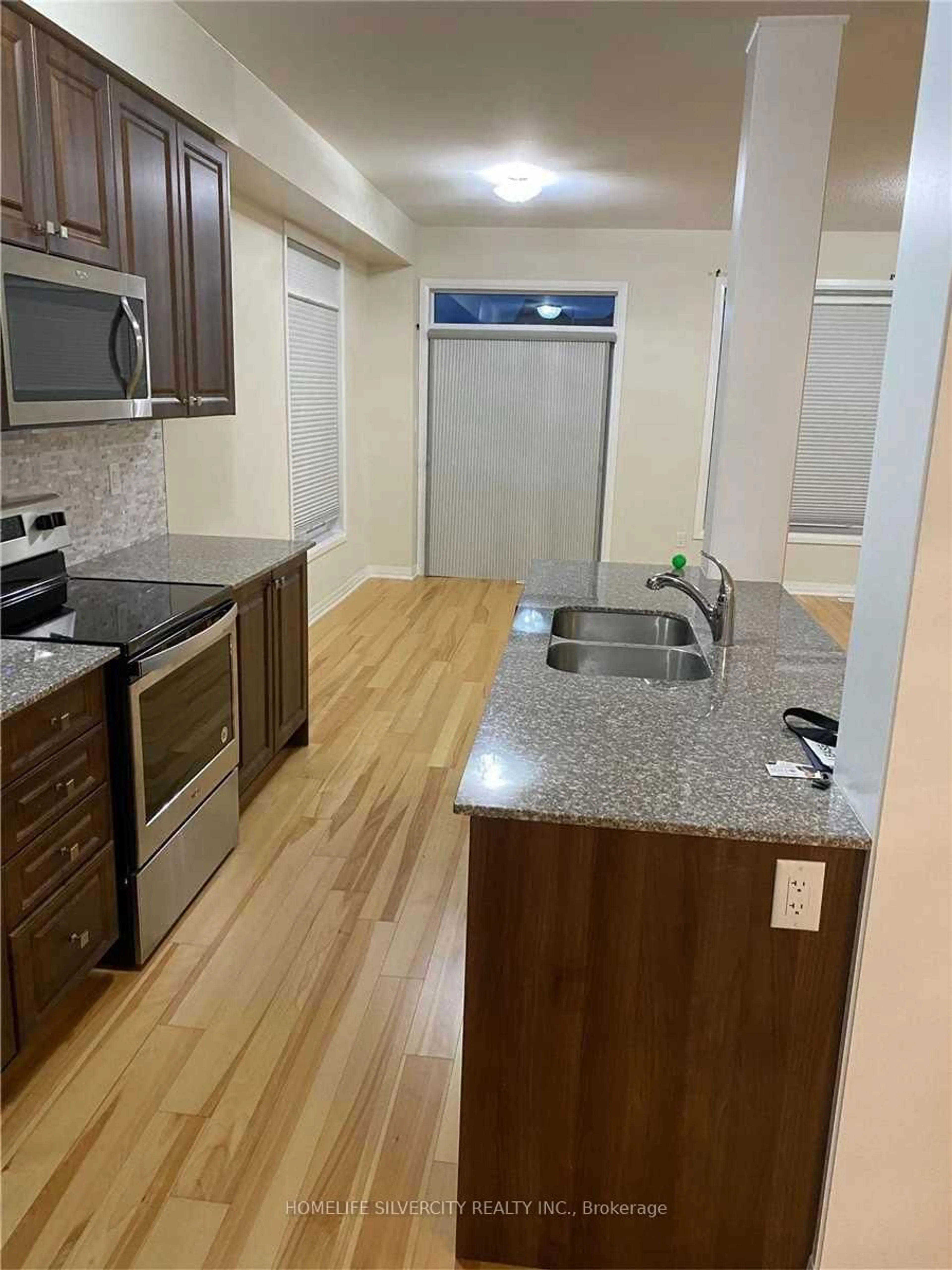 Standard kitchen, unknown for 30 Porter Dr, Orangeville Ontario L9W 6Z5