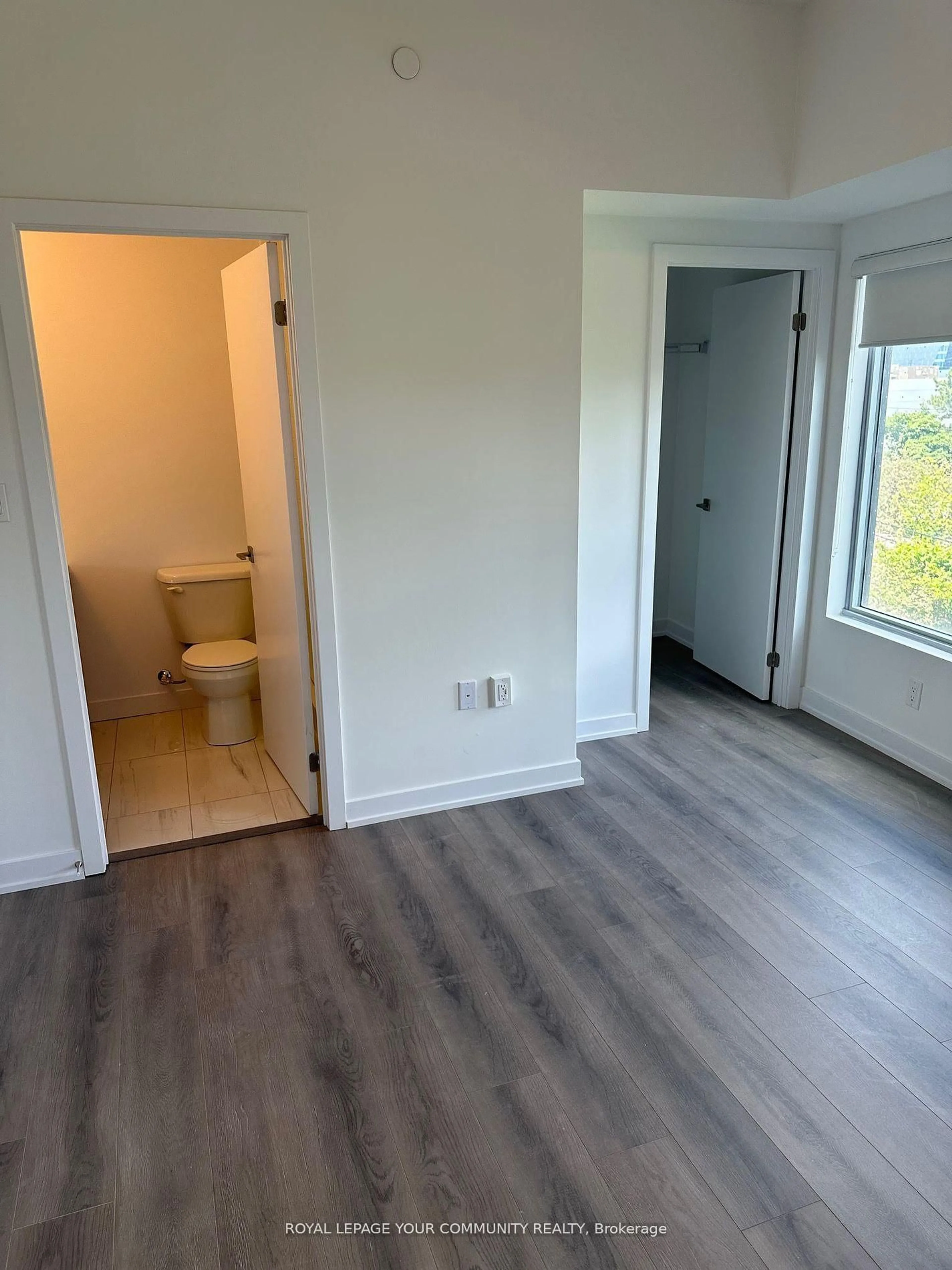 A pic of a room for 2433 Dufferin St #313, Toronto Ontario M6E 0B4