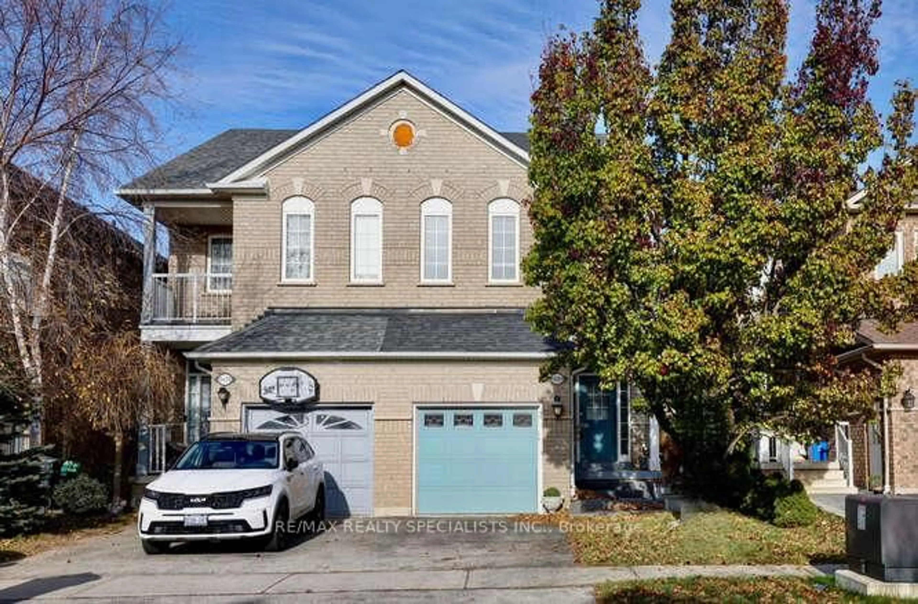 Home with brick exterior material, street for 5689 Longboat Ave, Mississauga Ontario L5M 7E6