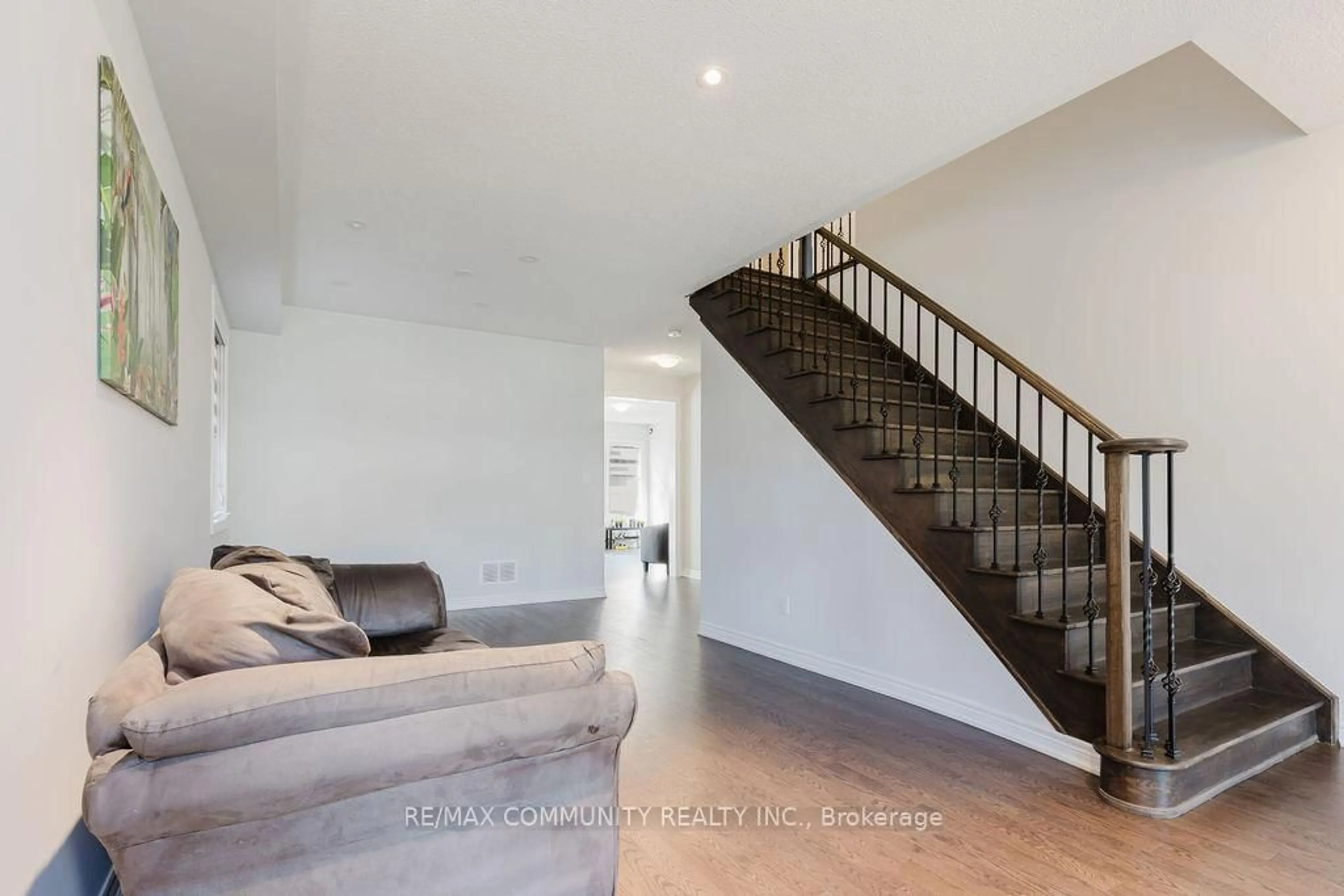 Stairs for 100 Folgate Cres, Brampton Ontario L6R 4A7