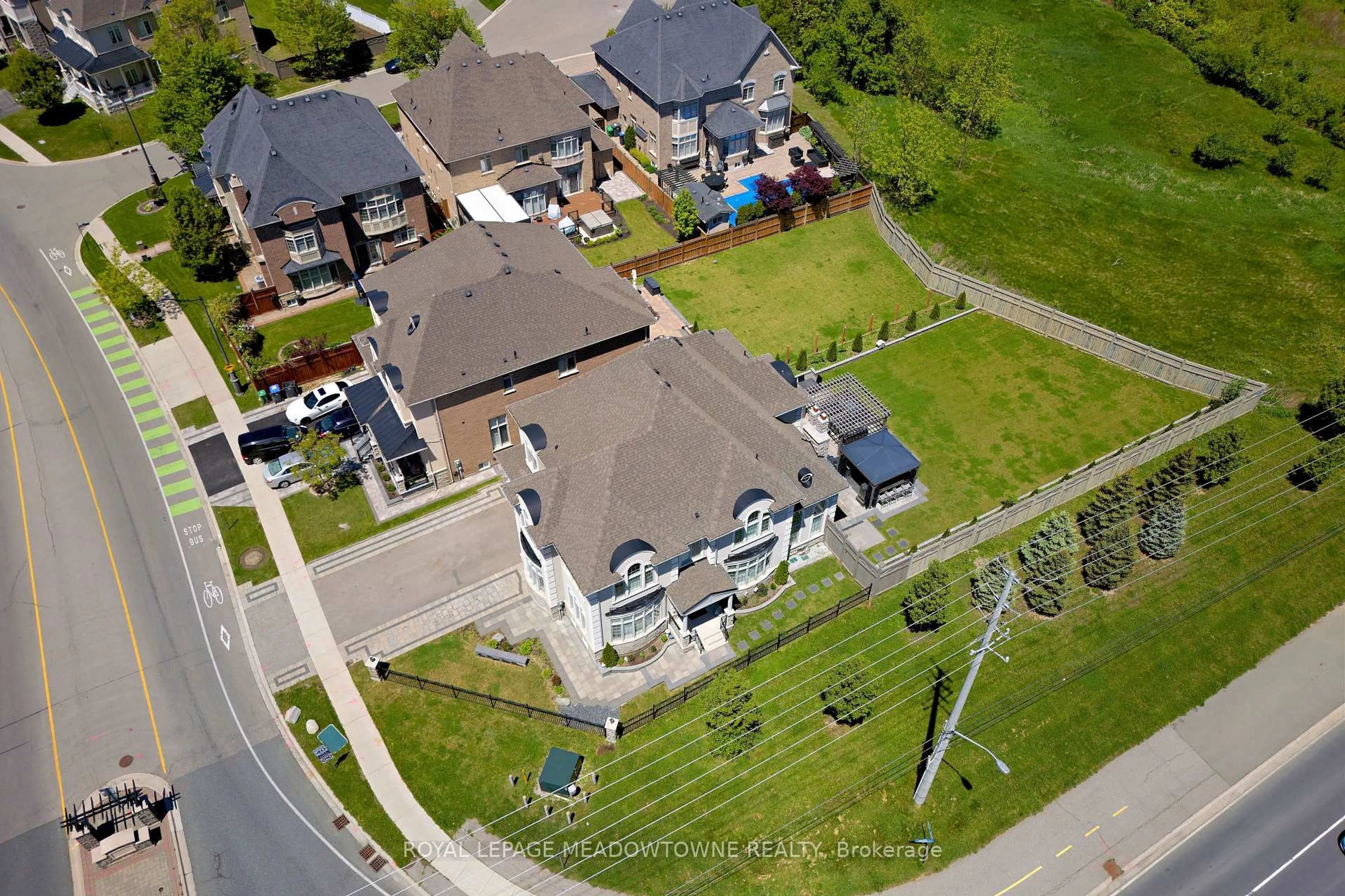 A pic from outside/outdoor area/front of a property/back of a property/a pic from drone, street for 1 Royal West Dr, Brampton Ontario L6X 2X3