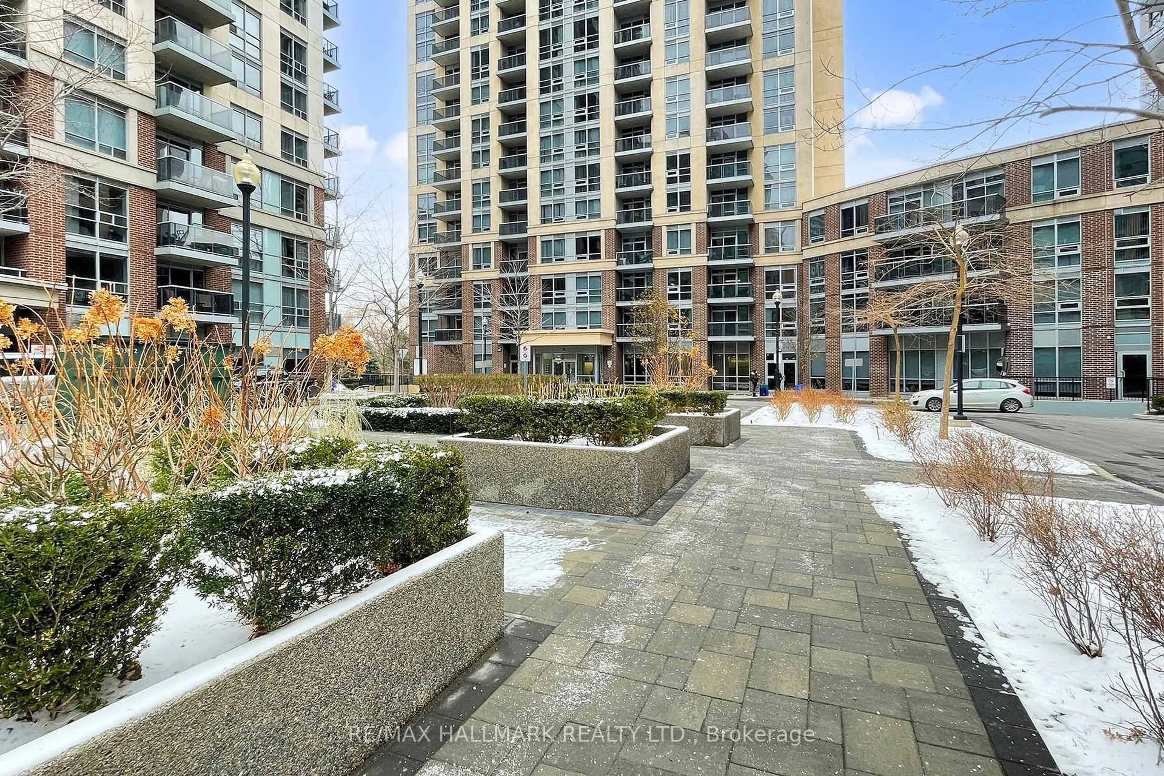 Patio, street for 3 Michael Power Pl #1002, Toronto Ontario M9A 0A2