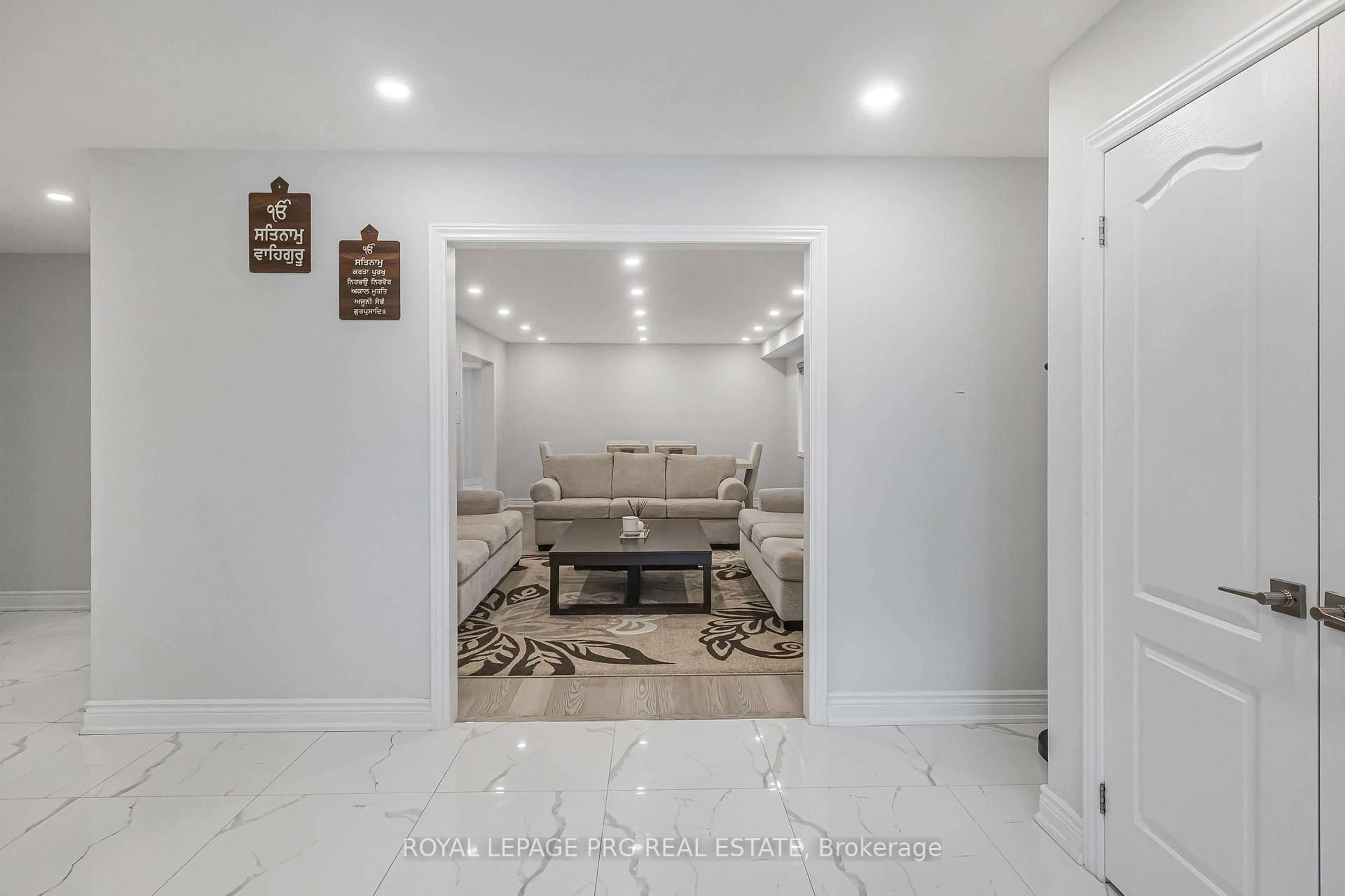 Unknown for 226 Mountainberry Rd, Brampton Ontario L6R 1W3