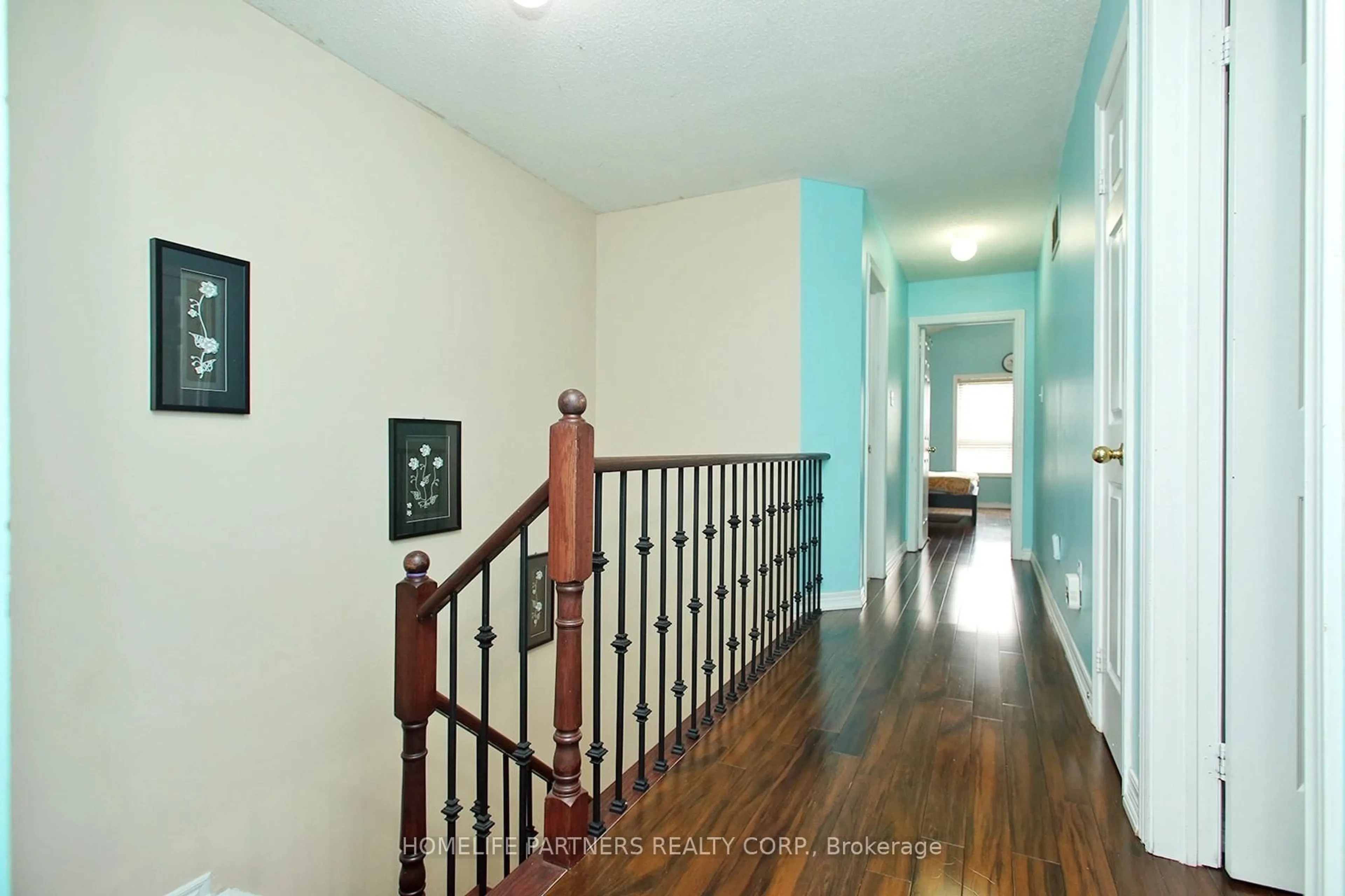 Indoor foyer for 40 Nathaniel Cres, Brampton Ontario L6Y 5M5