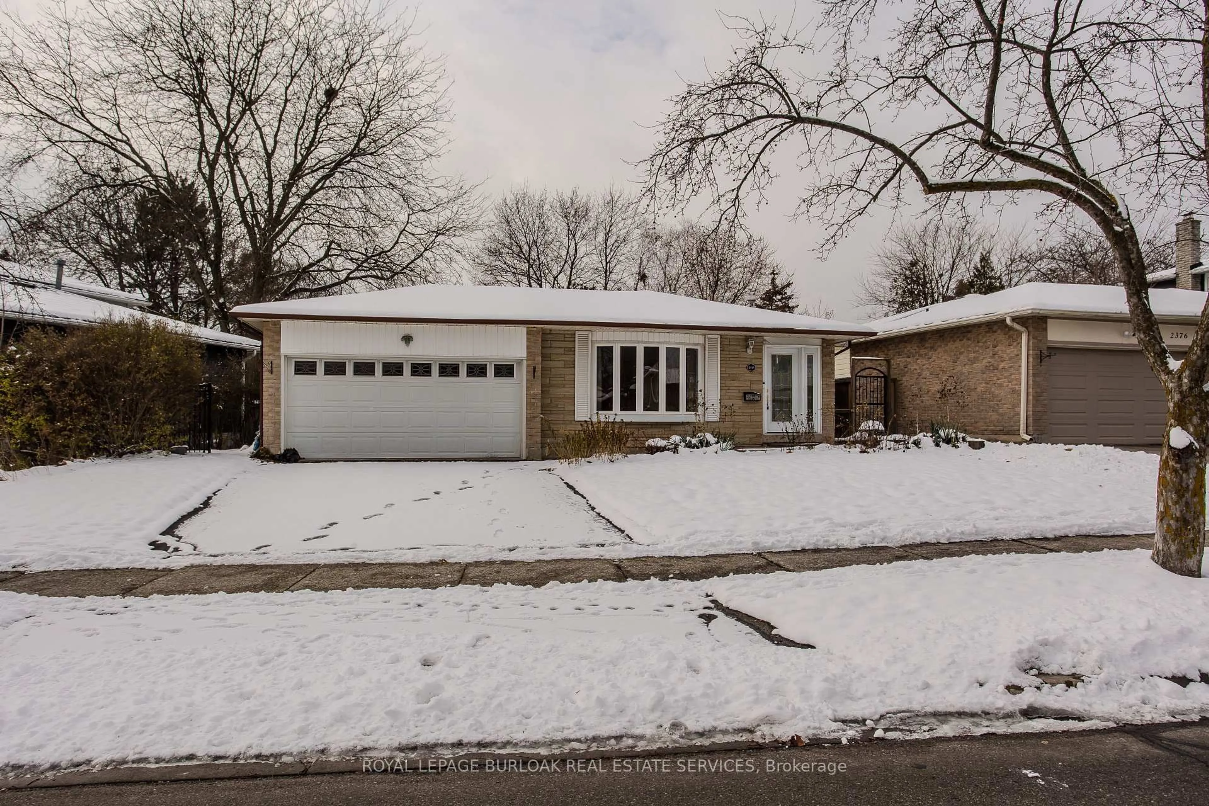 Home with brick exterior material, street for 2374 Duncaster Dr, Burlington Ontario L7P 3V6