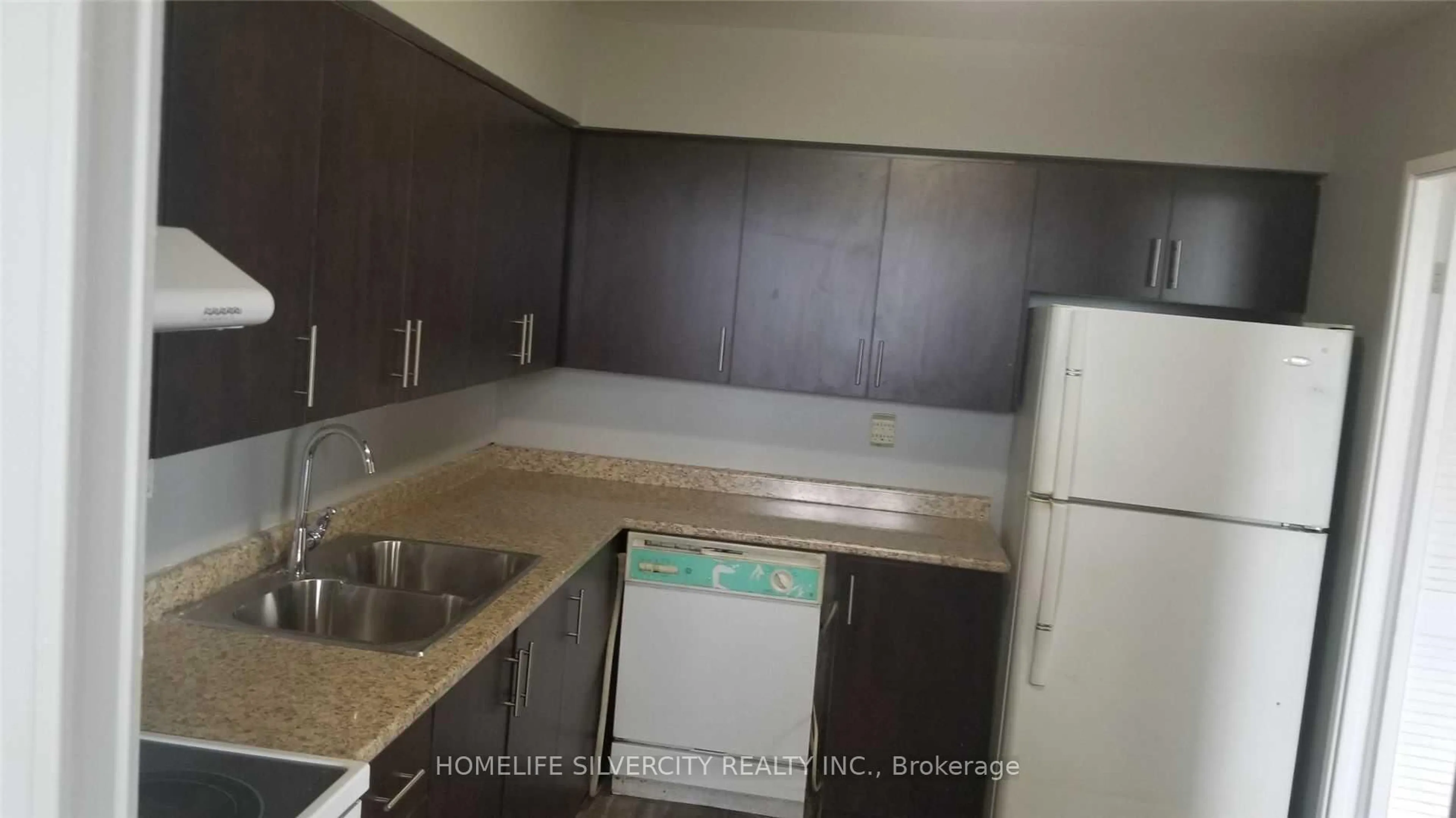 Standard kitchen, unknown for 3577 Derry Rd #611, Mississauga Ontario L4T 1B3