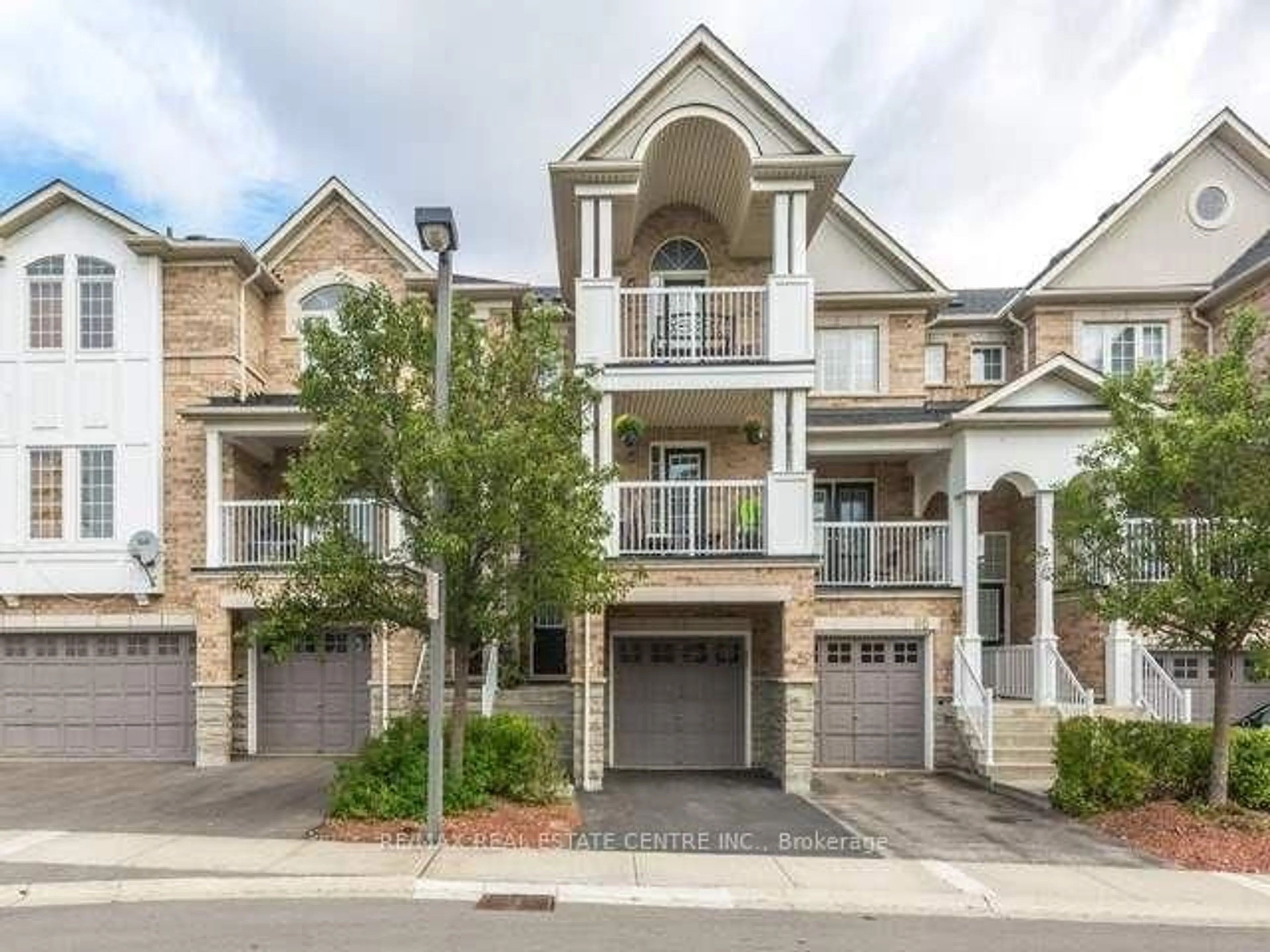 Home with brick exterior material, street for 601 Shoreline Dr #69, Mississauga Ontario L5B 4K7