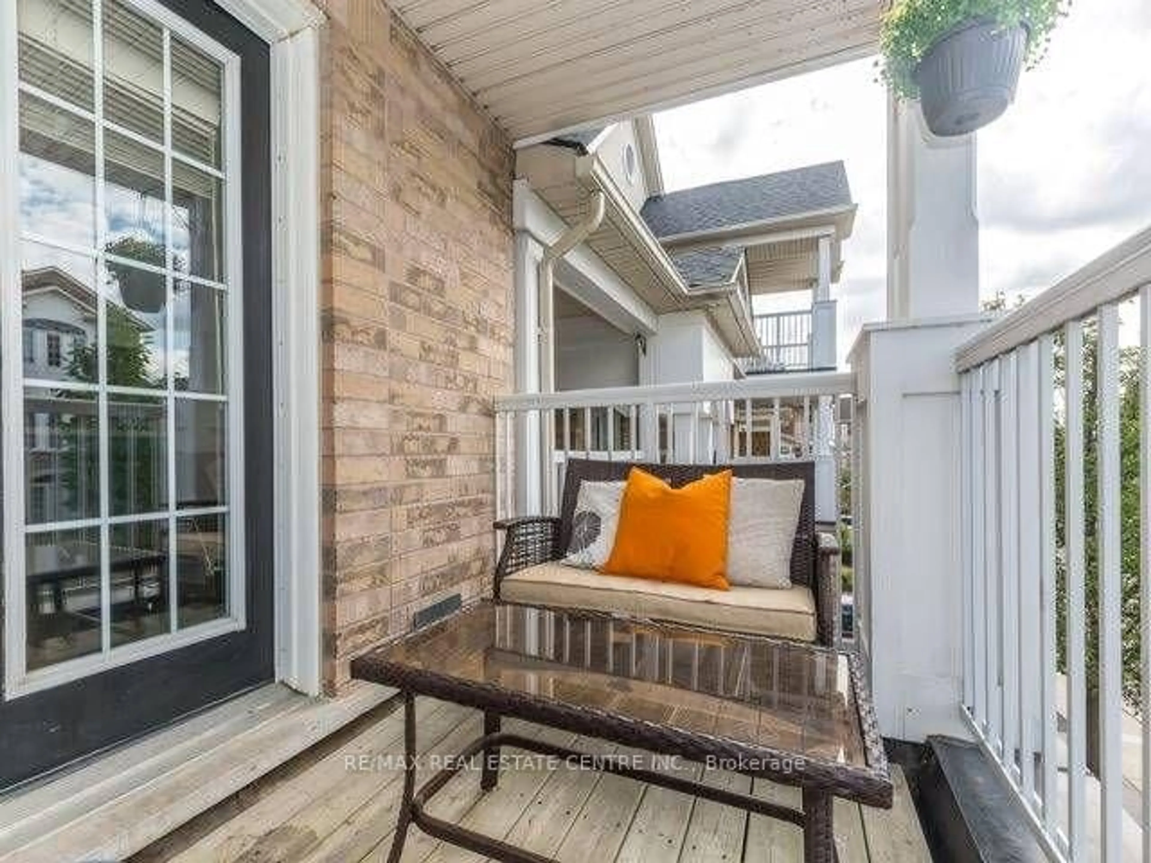 Patio, street for 601 Shoreline Dr #69, Mississauga Ontario L5B 4K7