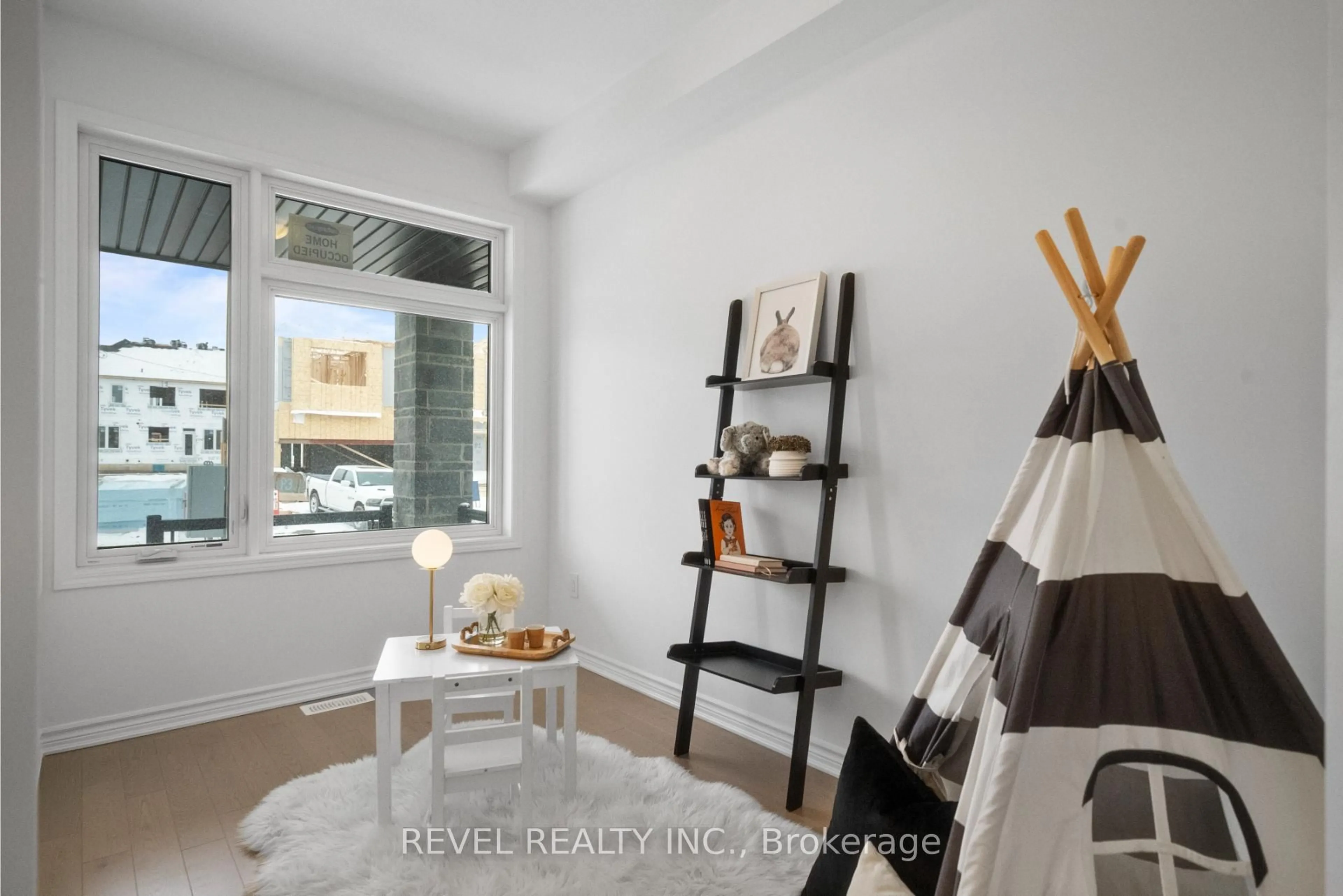 A pic of a room for 1358 Fourth Line, Milton Ontario L9T 7E9