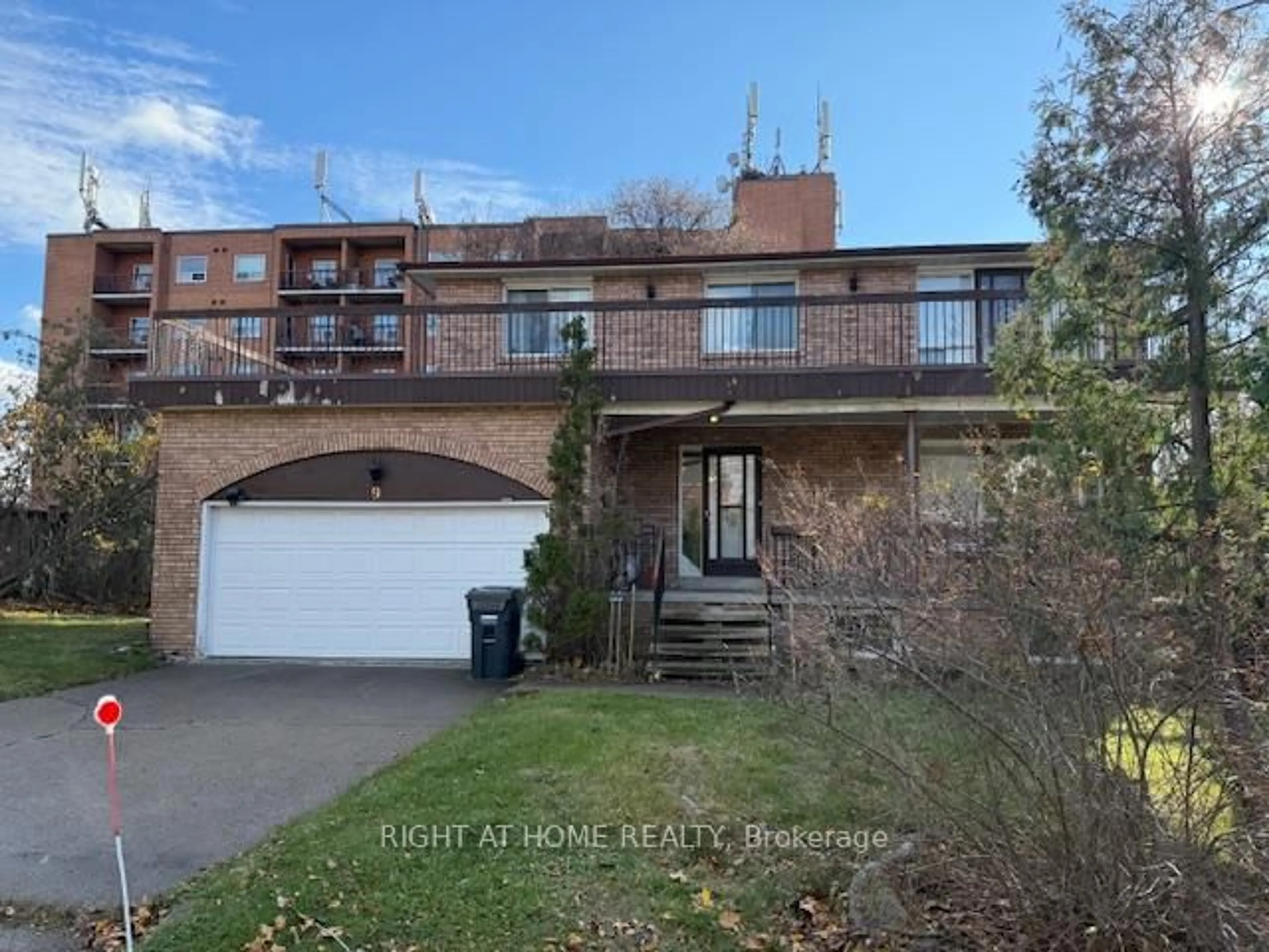 Home with brick exterior material, street for 9 Ontario St, Mississauga Ontario L5M 1S9