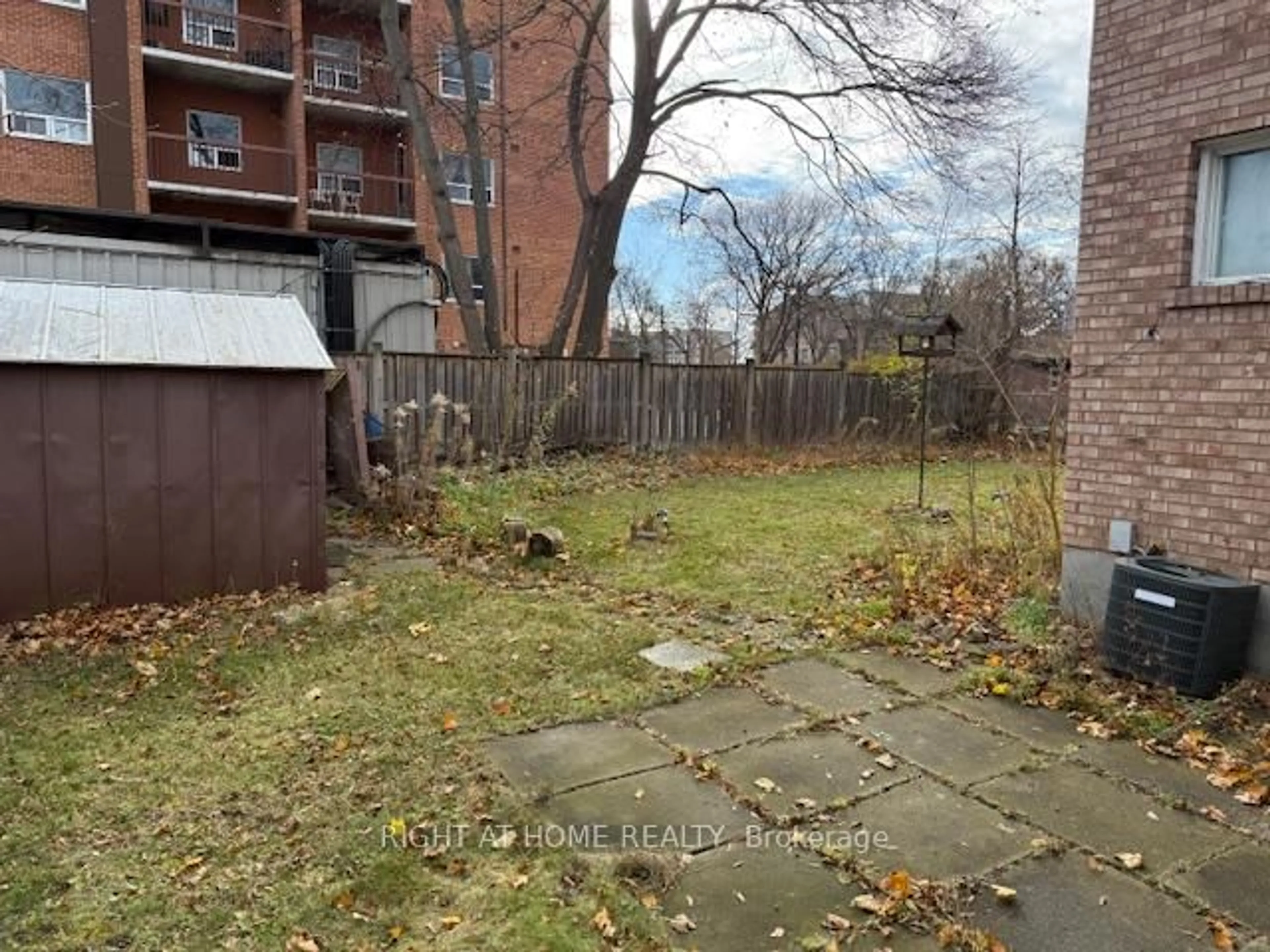 Patio, street for 9 Ontario St, Mississauga Ontario L5M 1S9