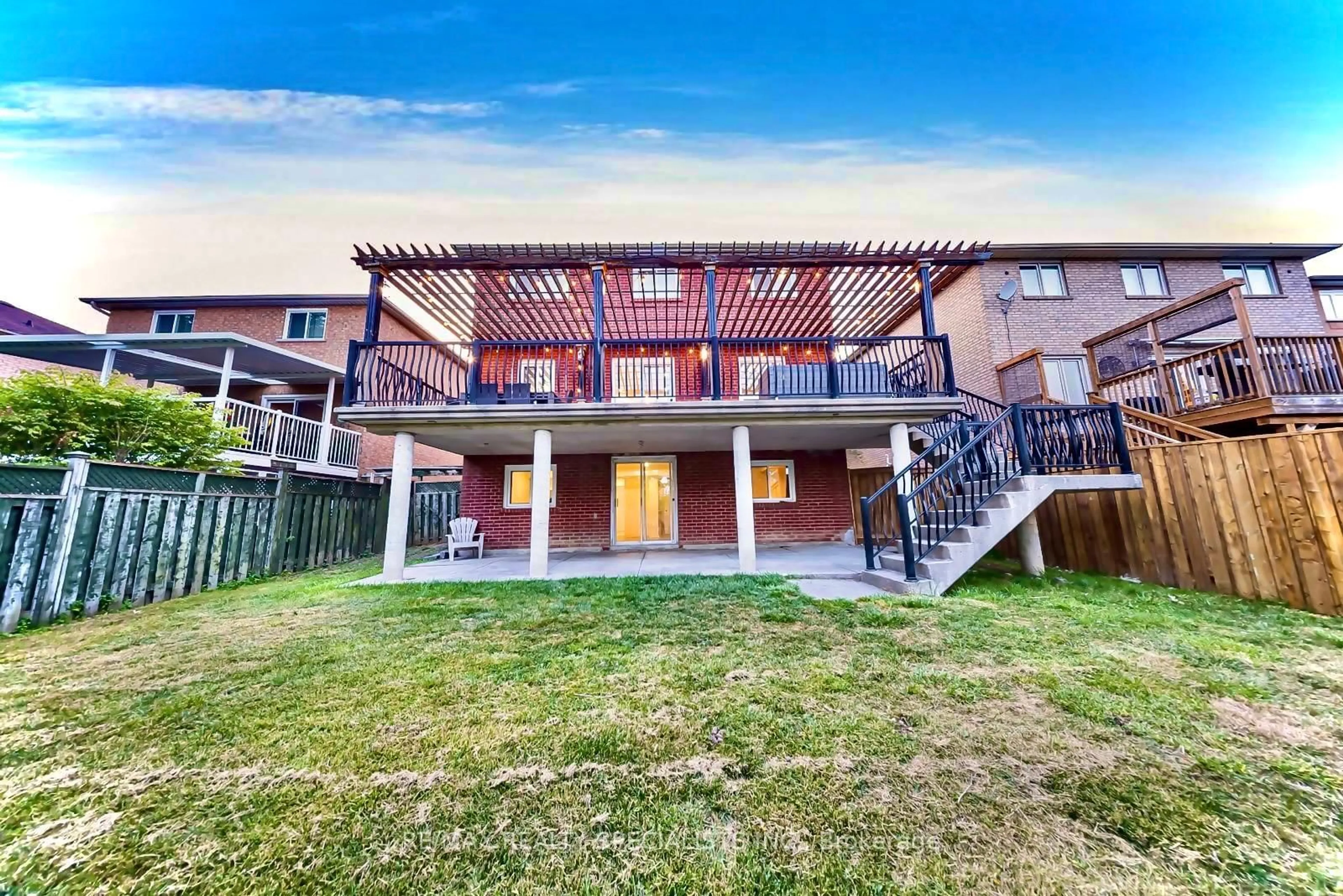 Patio, building for 47 Whitbread Ave, Caledon Ontario L7E 1L7