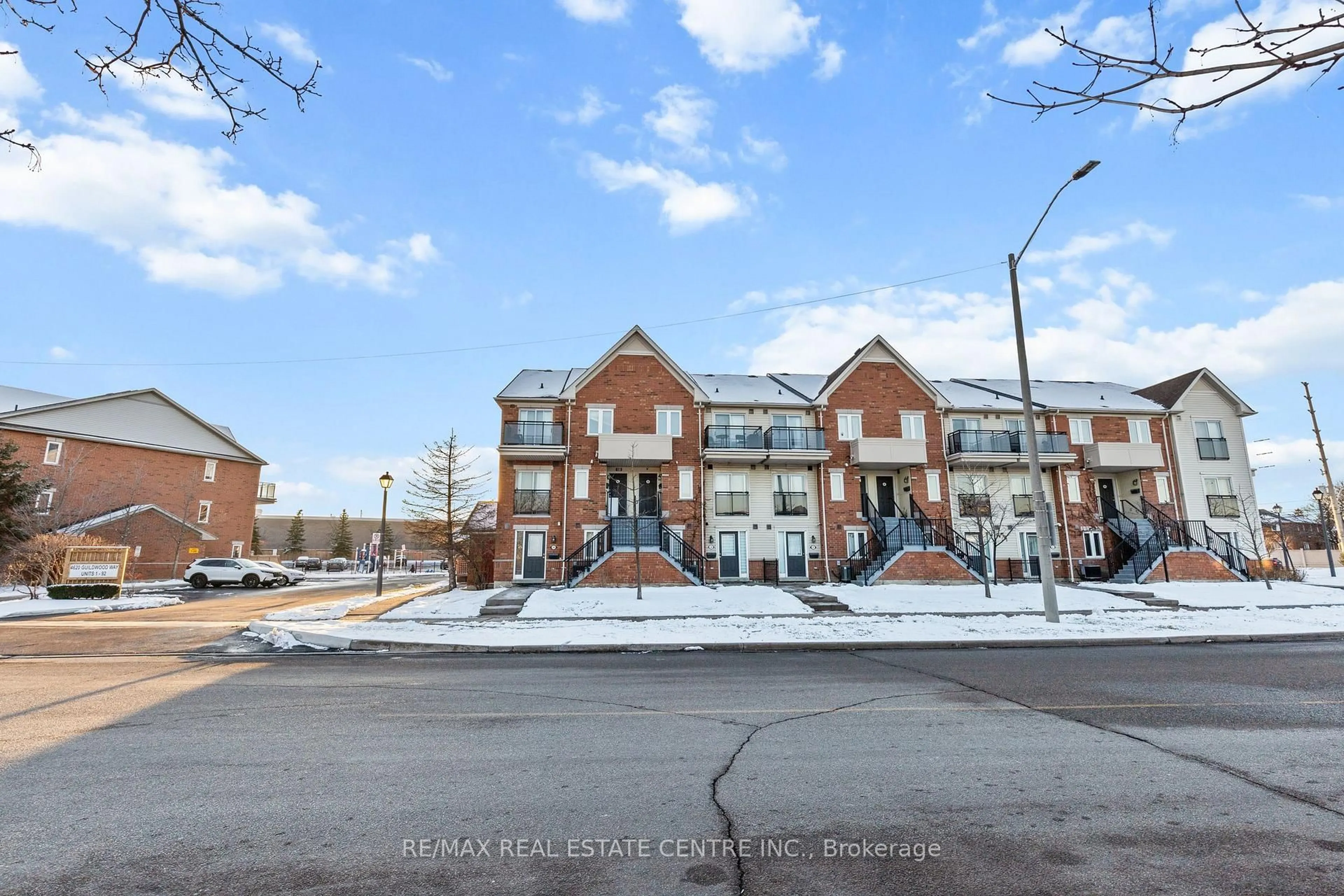 Unknown for 4620 Guildwood Way #33, Mississauga Ontario L5R 4H5