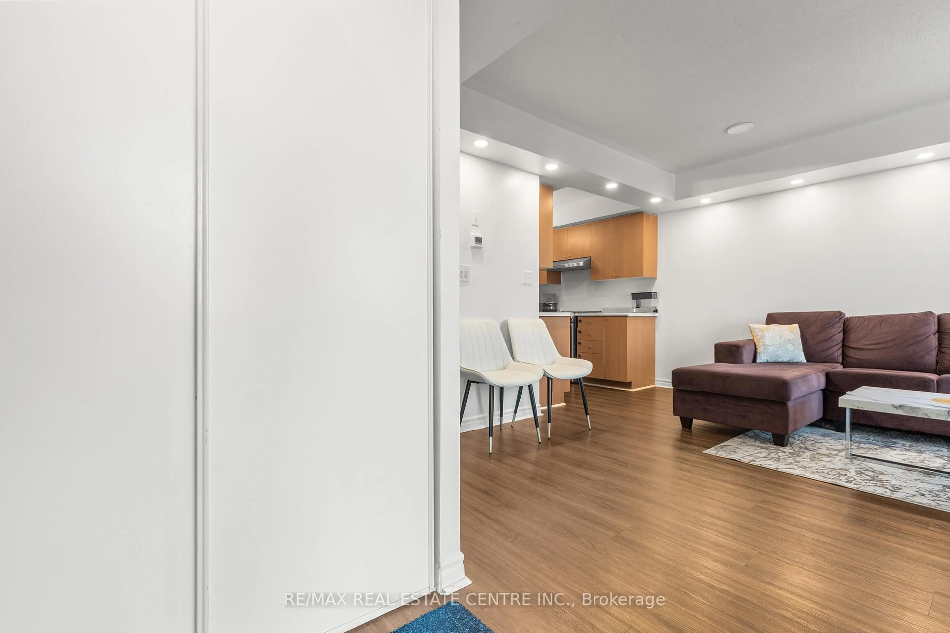 Unknown for 4620 Guildwood Way #33, Mississauga Ontario L5R 4H5