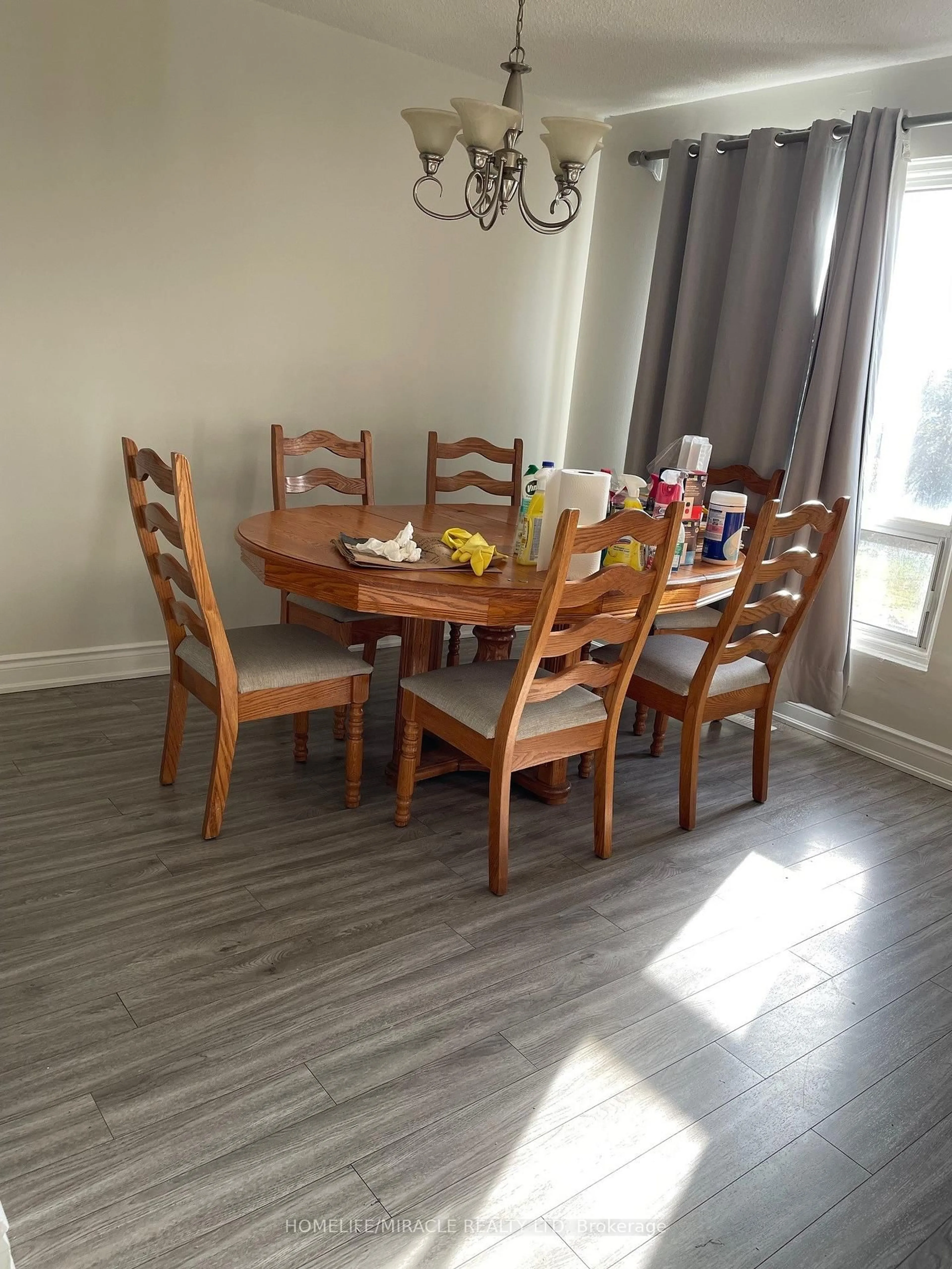 Dining room, wood/laminate floor for 96 Carleton Pl, Brampton Ontario L6T 3Z4