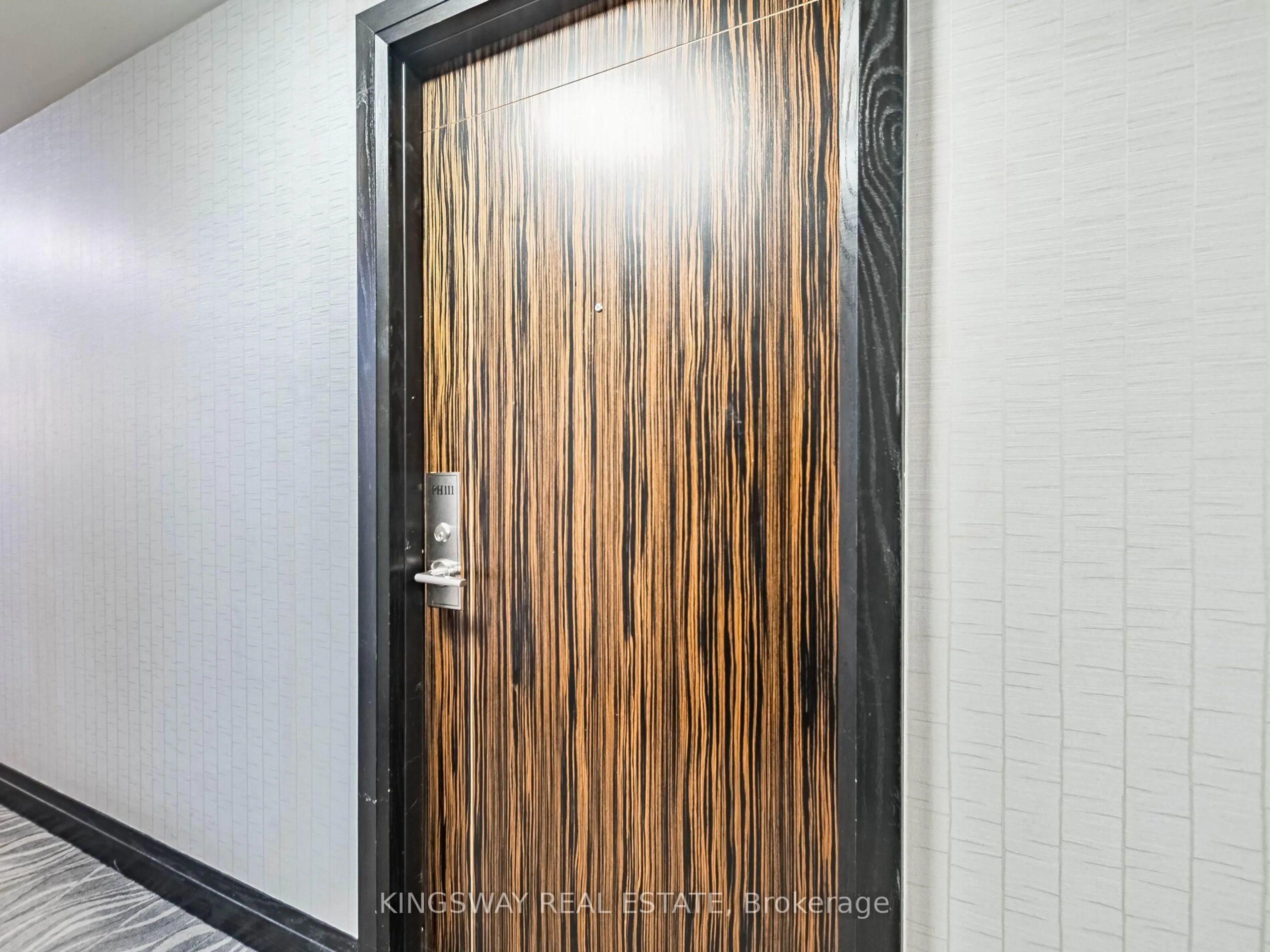 Indoor entryway for 349 Rathburn Rd #Ph 111, Mississauga Ontario L5B 0G9