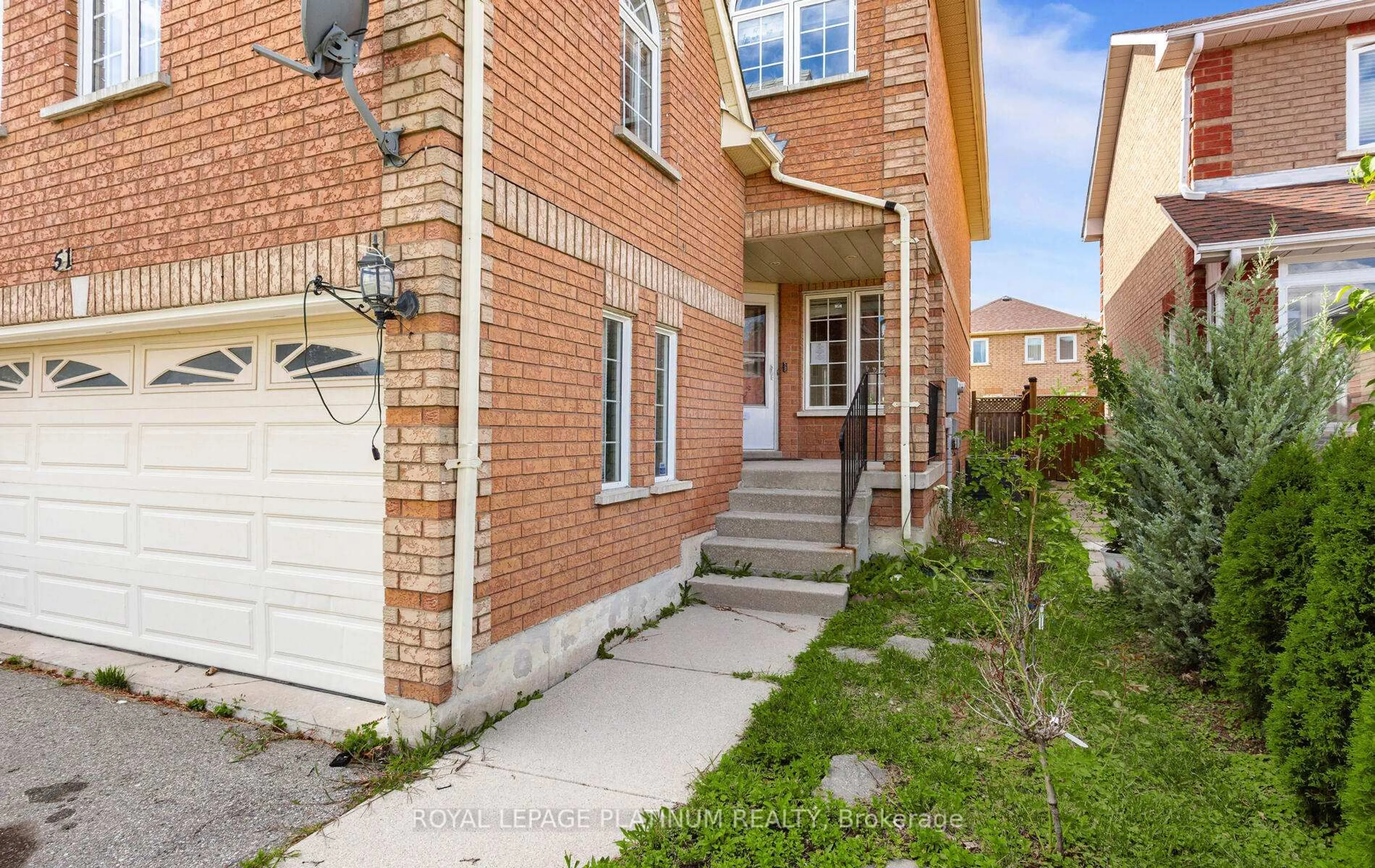 Home with brick exterior material, street for 51 Ripley Cres, Brampton Ontario L6Y 5C4