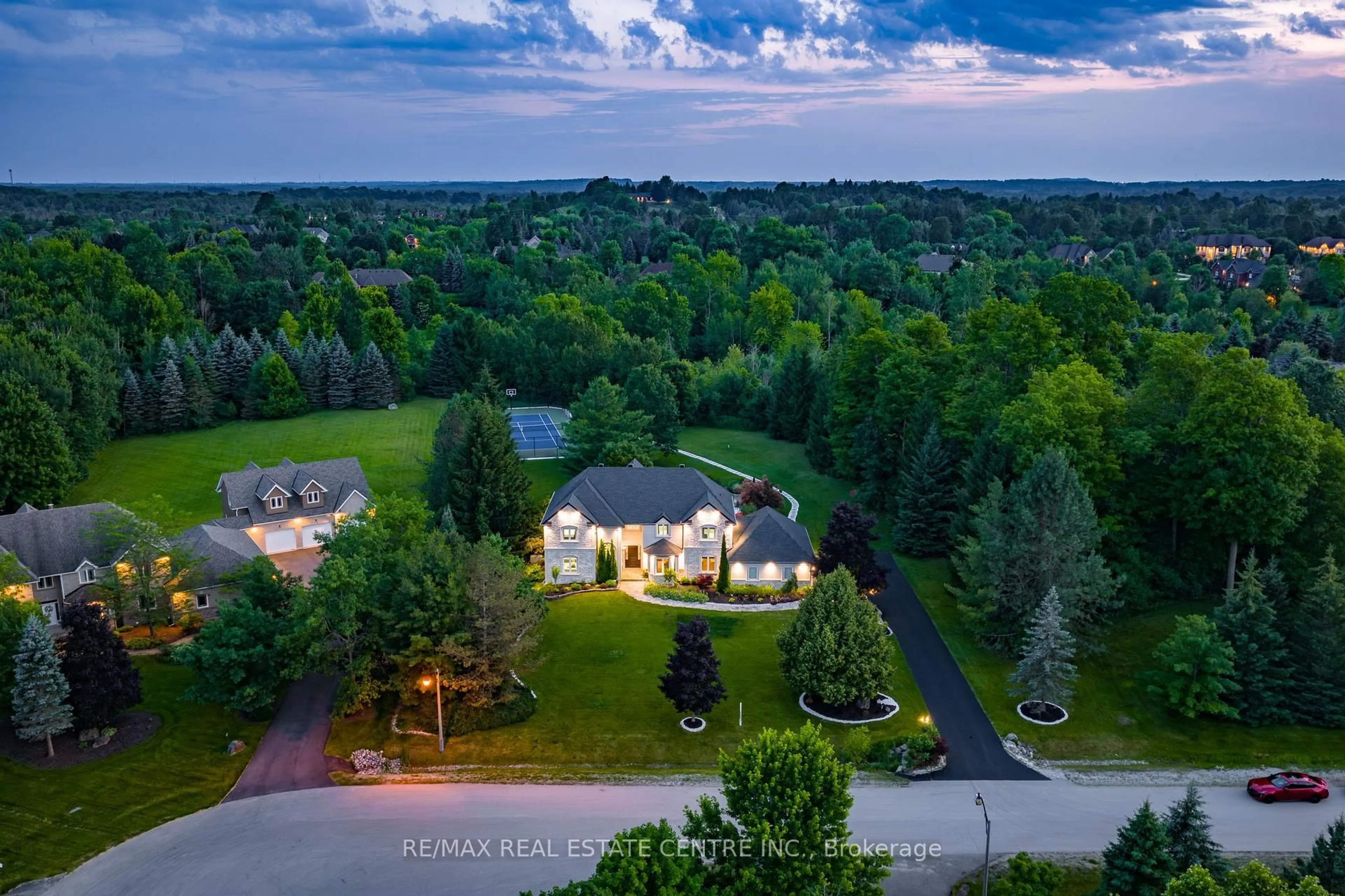 A pic from outside/outdoor area/front of a property/back of a property/a pic from drone, mountain view for 11135 Menzies Crt, Milton Ontario L0P 1B0